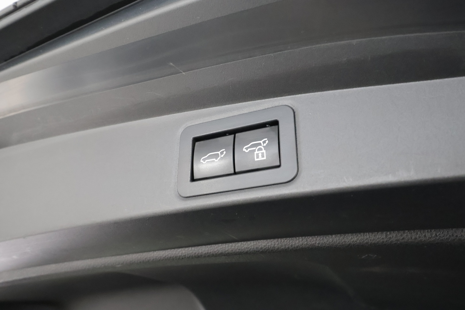 Toyota Corolla 2023 Touring Sports 1,8 Hybrid Launch Edition * ACC / P.kamera / LED / Facelift / Puolinahat / KeylessGo / Sähkökontti * - Suomi-auto / Kahdet renkaat aluvanteilla - HULLU BLACKWEEK KORKOTARJOUS 2,49%