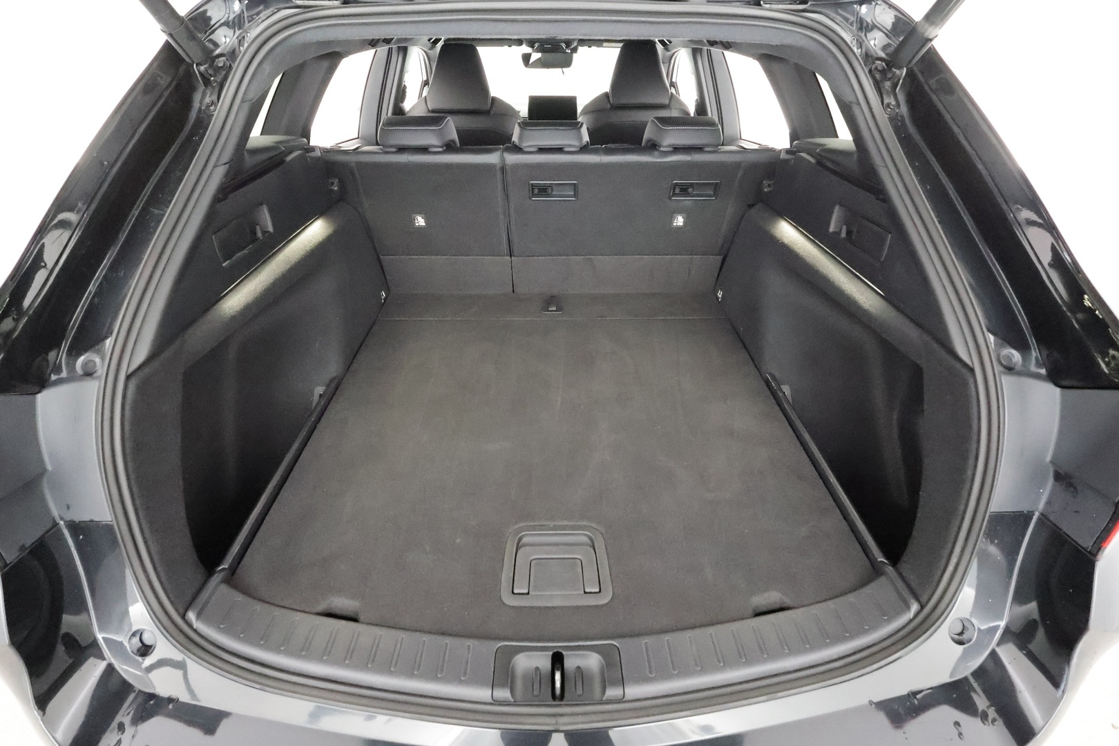 Toyota Corolla 2023 Touring Sports 1,8 Hybrid Launch Edition * ACC / P.kamera / LED / Facelift / Puolinahat / KeylessGo / Sähkökontti * - Suomi-auto / Kahdet renkaat aluvanteilla - HULLU BLACKWEEK KORKOTARJOUS 2,49%