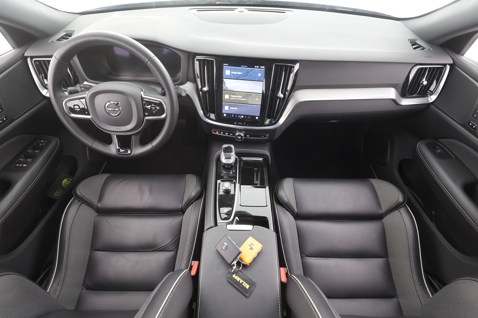 Volvo V60 2024 T6 AWD Long Range Plus Dark aut - | ACC | Lisälämmitin | Koukku | Muistipenkit | Full LED |  High Performance audio | P.Kamera | Keyless | Apple&Android | 1.Om Suomi-auto | Kahdet Renkaat | Merkkihuollettu |