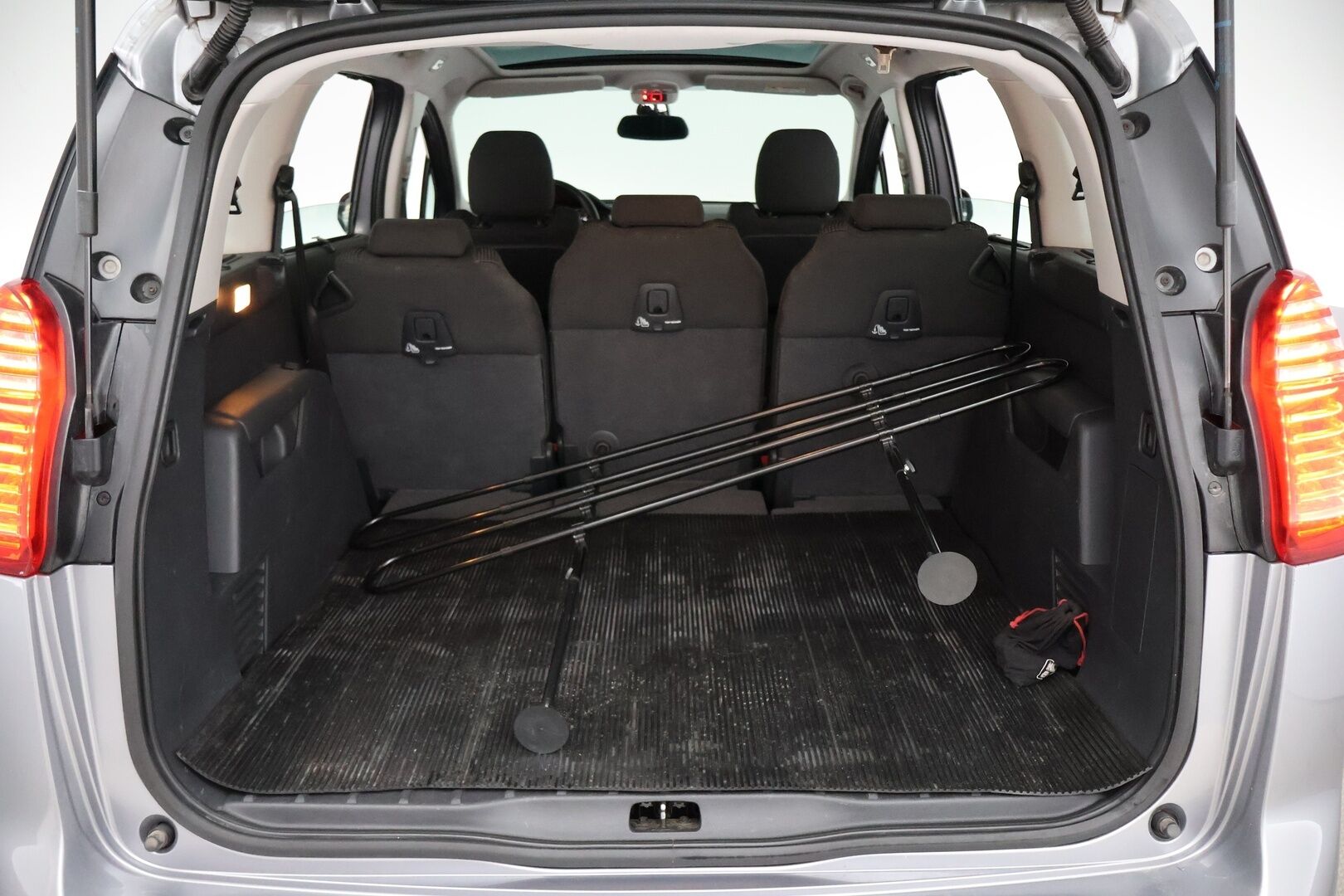 Peugeot 5008 2015 Active PureTech 130 7-p - 7-Paikkanen | Lohkolämmitin | Tutkat | Vetokoukku