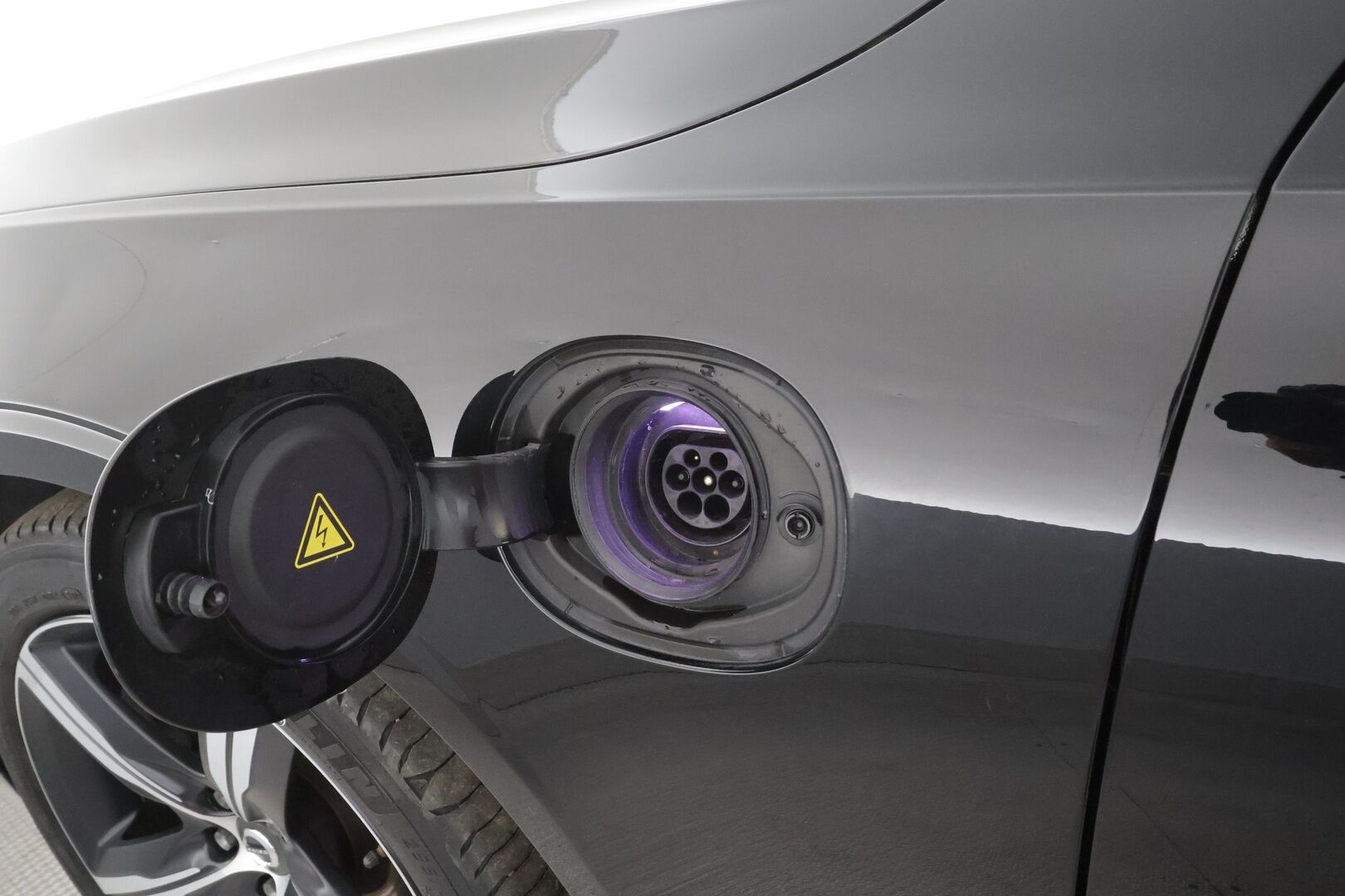 Volvo V90 2020 T8 TwE AWD R-Design aut - | Webasto | Koukku | ACC | P.kamera | LED | Sporttipenkki Muistilla | Kaistavahti | Keyless | 2x Latauskaapelit | Kahdet renkaat |