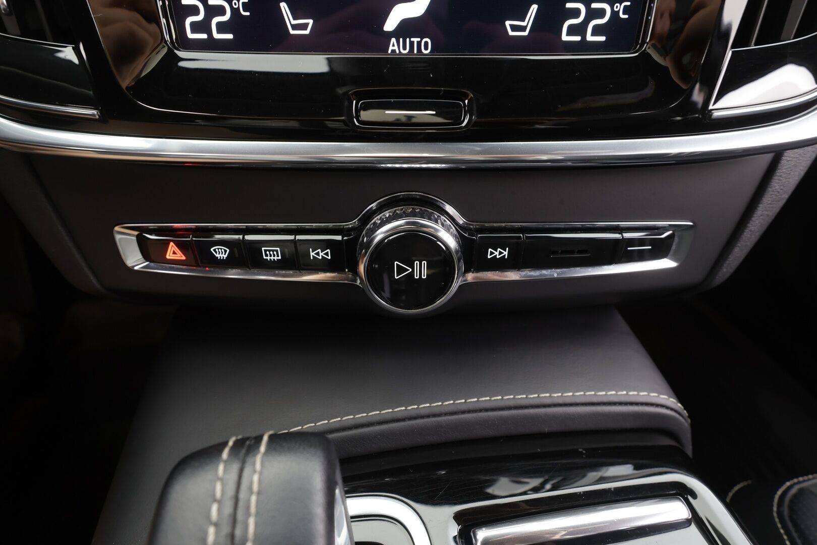 Volvo V90 2020 T8 TwE AWD R-Design aut - | Webasto | Koukku | ACC | P.kamera | LED | Sporttipenkki Muistilla | Kaistavahti | Keyless | 2x Latauskaapelit | Kahdet renkaat |