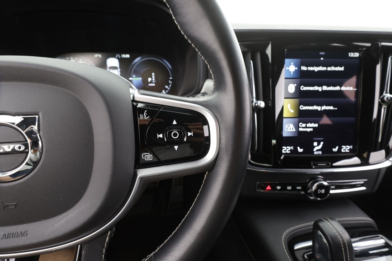 Volvo V90 2020 T8 TwE AWD R-Design aut - | Webasto | Koukku | ACC | P.kamera | LED | Sporttipenkki Muistilla | Kaistavahti | Keyless | 2x Latauskaapelit | Kahdet renkaat |