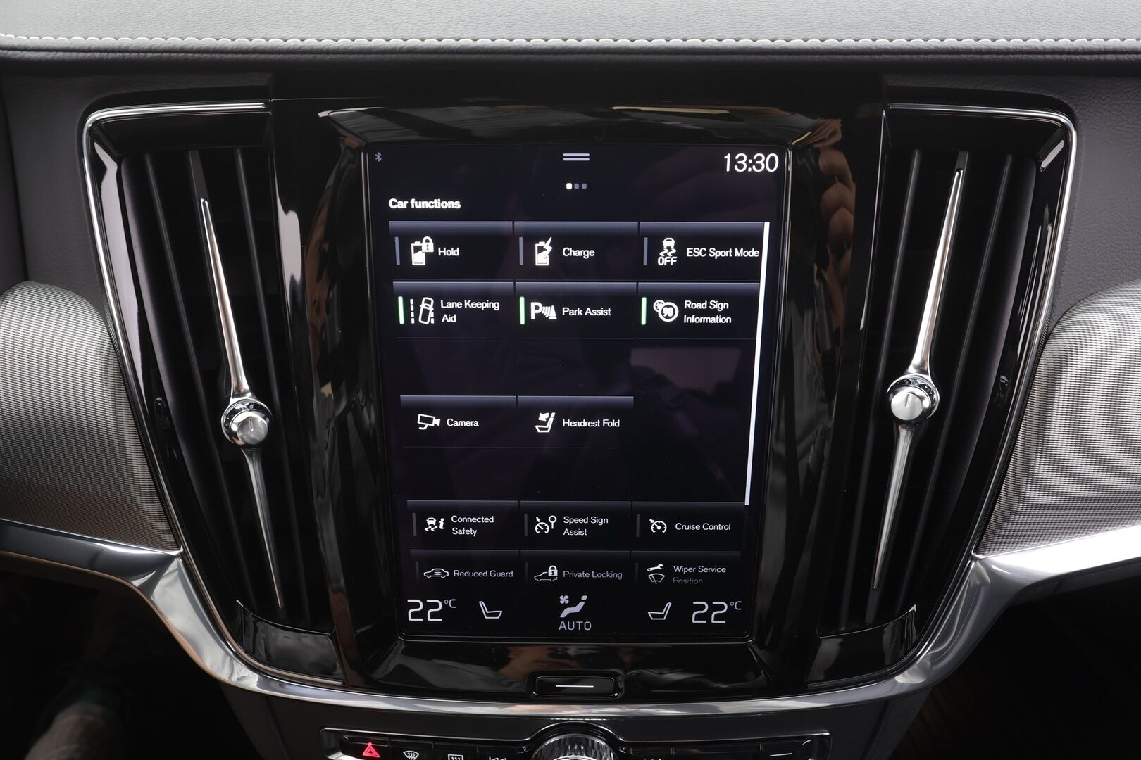 Volvo V90 2020 T8 TwE AWD R-Design aut - | Webasto | Koukku | ACC | P.kamera | LED | Sporttipenkki Muistilla | Kaistavahti | Keyless | 2x Latauskaapelit | Kahdet renkaat |