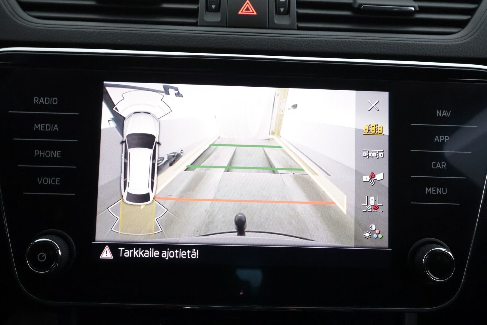 Skoda Superb 2023 Combi 1.4 TSI PHEV SportLine iV Business DSG * ACC / P.kamera / Matrix LED / Koukku / Webasto / Muistipenkki * - Akku kuntotarkastettu / Suomi-auto / Kahdet renkaat aluvanteilla - HULLU BLACKWEEK KORKOTARJOUS 2,49%