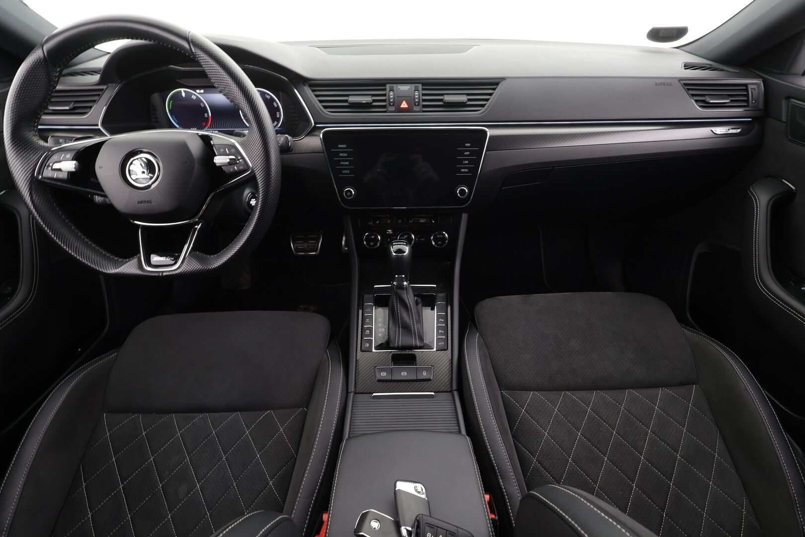 Skoda Superb 2023 Combi 1.4 TSI PHEV SportLine iV Business DSG * ACC / P.kamera / Matrix LED / Koukku / Webasto / Muistipenkki * - Akku kuntotarkastettu / Suomi-auto / Kahdet renkaat aluvanteilla - HULLU BLACKWEEK KORKOTARJOUS 2,49%