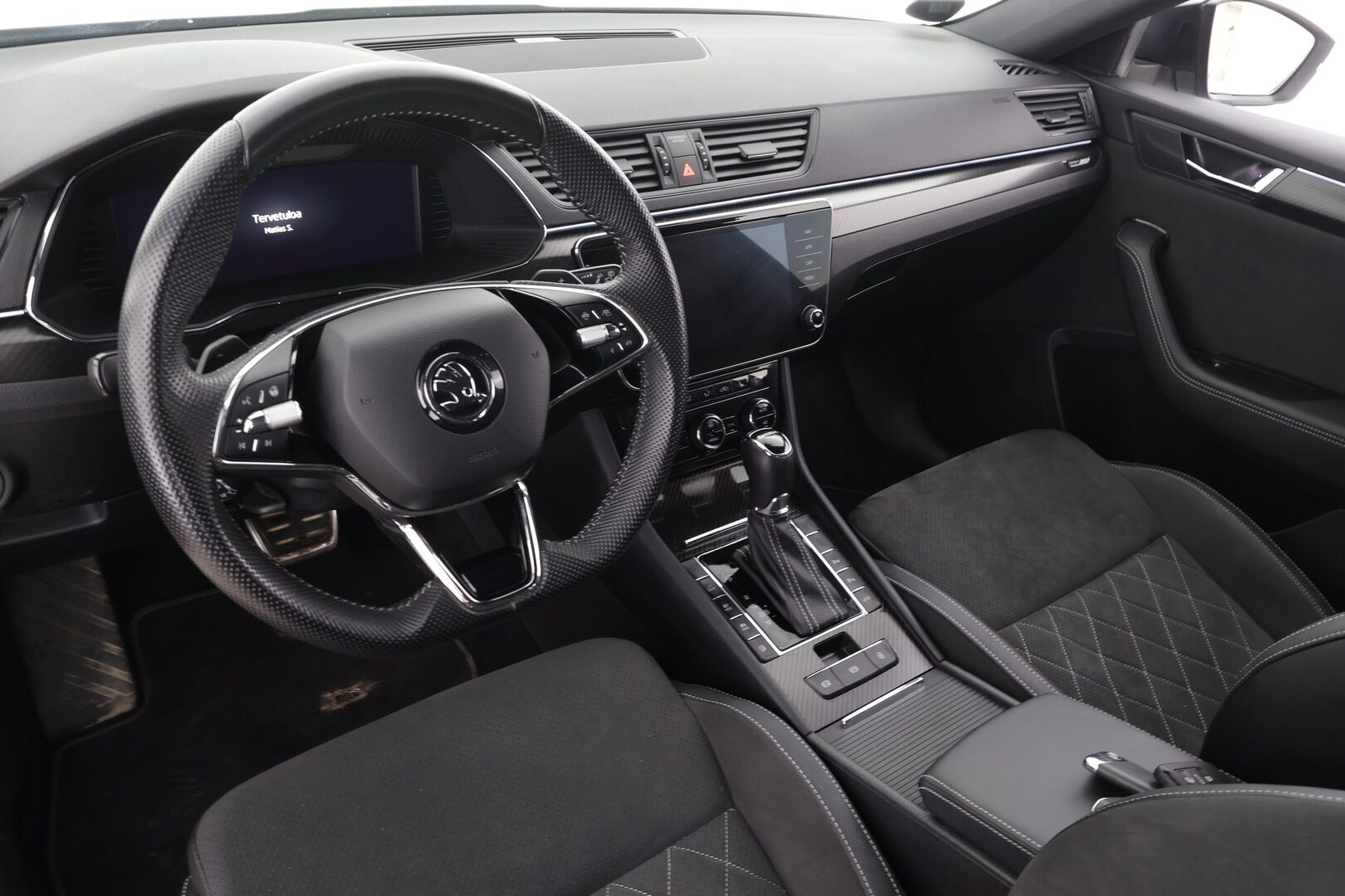 Skoda Superb 2023 Combi 1.4 TSI PHEV SportLine iV Business DSG * ACC / P.kamera / Matrix LED / Koukku / Webasto / Muistipenkki * - Akku kuntotarkastettu / Suomi-auto / Kahdet renkaat aluvanteilla - HULLU BLACKWEEK KORKOTARJOUS 2,49%