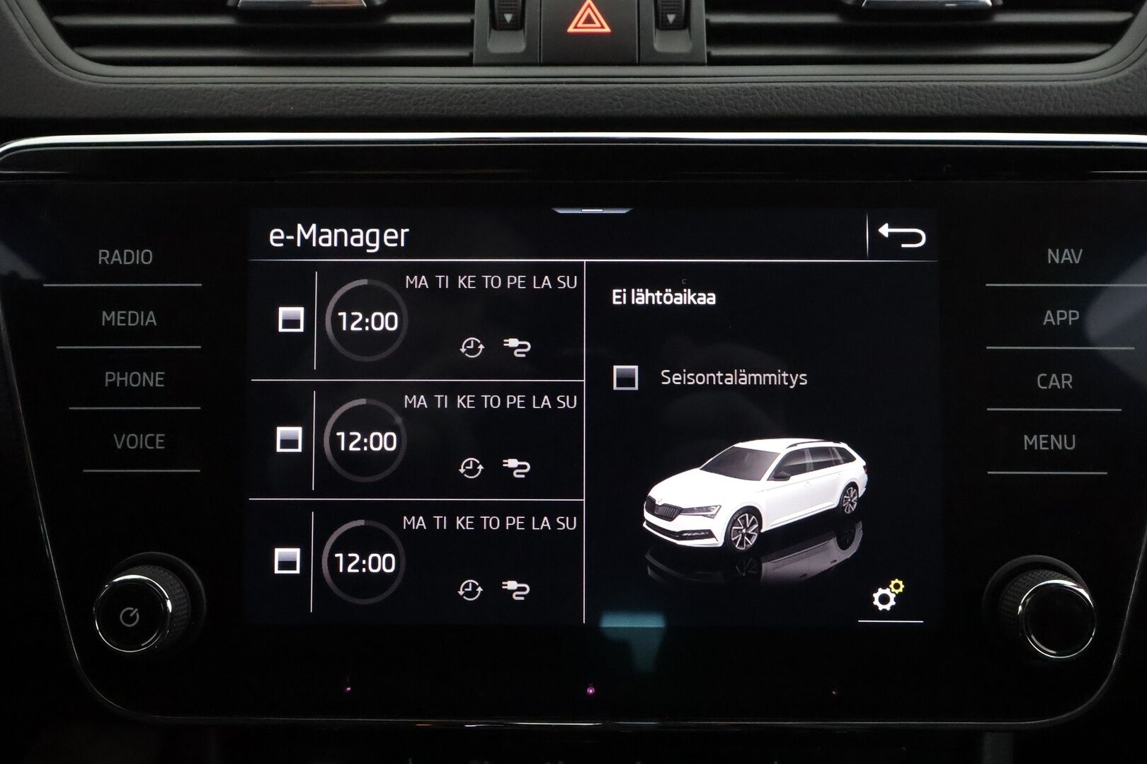 Skoda Superb 2023 Combi 1.4 TSI PHEV SportLine iV Business DSG * ACC / P.kamera / Matrix LED / Koukku / Webasto / Muistipenkki * - Akku kuntotarkastettu / Suomi-auto / Kahdet renkaat aluvanteilla - HULLU BLACKWEEK KORKOTARJOUS 2,49%