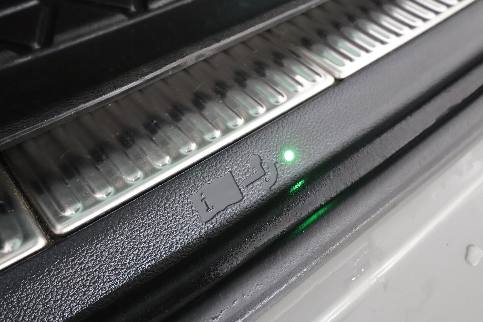 Skoda Superb 2023 Combi 1.4 TSI PHEV SportLine iV Business DSG * ACC / P.kamera / Matrix LED / Koukku / Webasto / Muistipenkki * - Akku kuntotarkastettu / Suomi-auto / Kahdet renkaat aluvanteilla - HULLU BLACKWEEK KORKOTARJOUS 2,49%