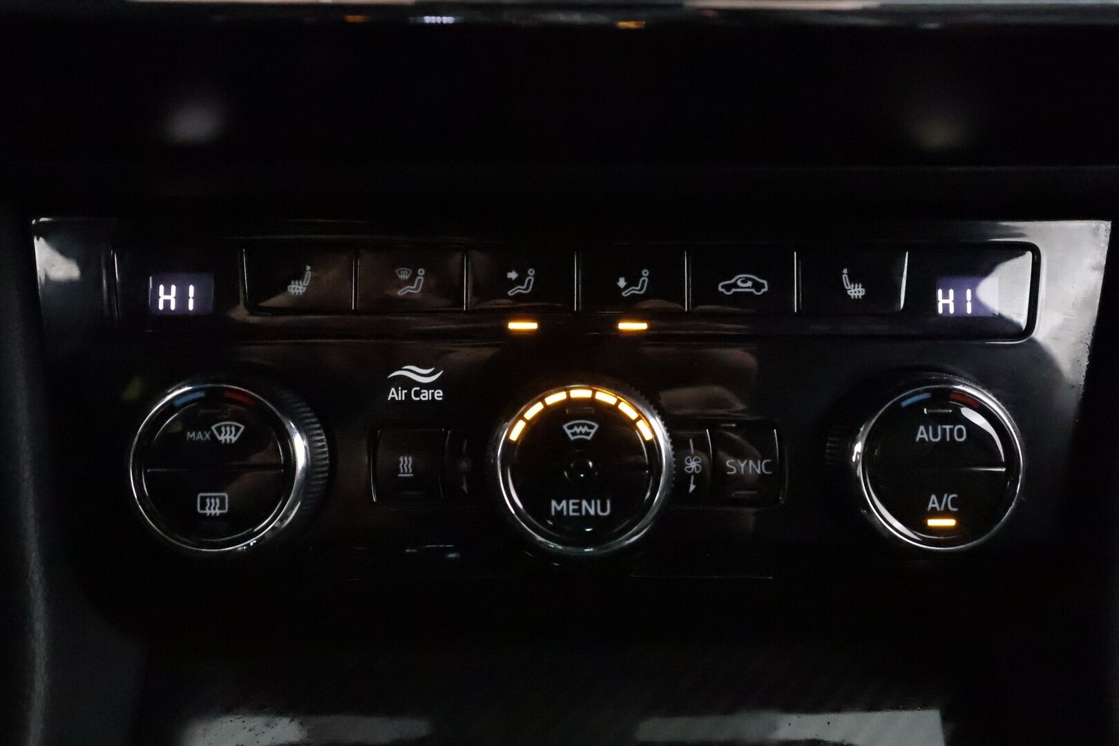 Skoda Superb 2023 Combi 1.4 TSI PHEV SportLine iV Business DSG * ACC / P.kamera / Matrix LED / Koukku / Webasto / Muistipenkki * - Akku kuntotarkastettu / Suomi-auto / Kahdet renkaat aluvanteilla - HULLU BLACKWEEK KORKOTARJOUS 2,49%