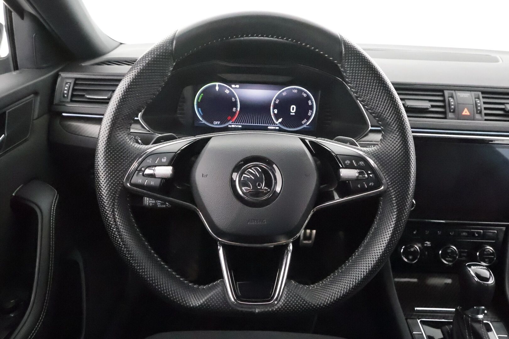 Skoda Superb 2023 Combi 1.4 TSI PHEV SportLine iV Business DSG * ACC / P.kamera / Matrix LED / Koukku / Webasto / Muistipenkki * - Akku kuntotarkastettu / Suomi-auto / Kahdet renkaat aluvanteilla - HULLU BLACKWEEK KORKOTARJOUS 2,49%