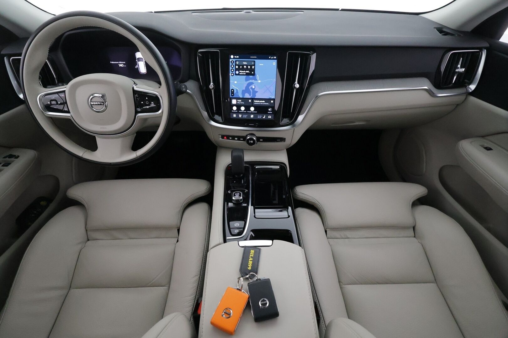 Volvo V60 2024 T8 AWD Long Range High Performance Plus Dark aut - | ACC | Koukku | Sporttinahat muistilla | P.kamera | Full-LED Active | Lämm. tuulilasi | Pilot Assist | Lämm. ratti | Keyless | 1-om suomiauto |