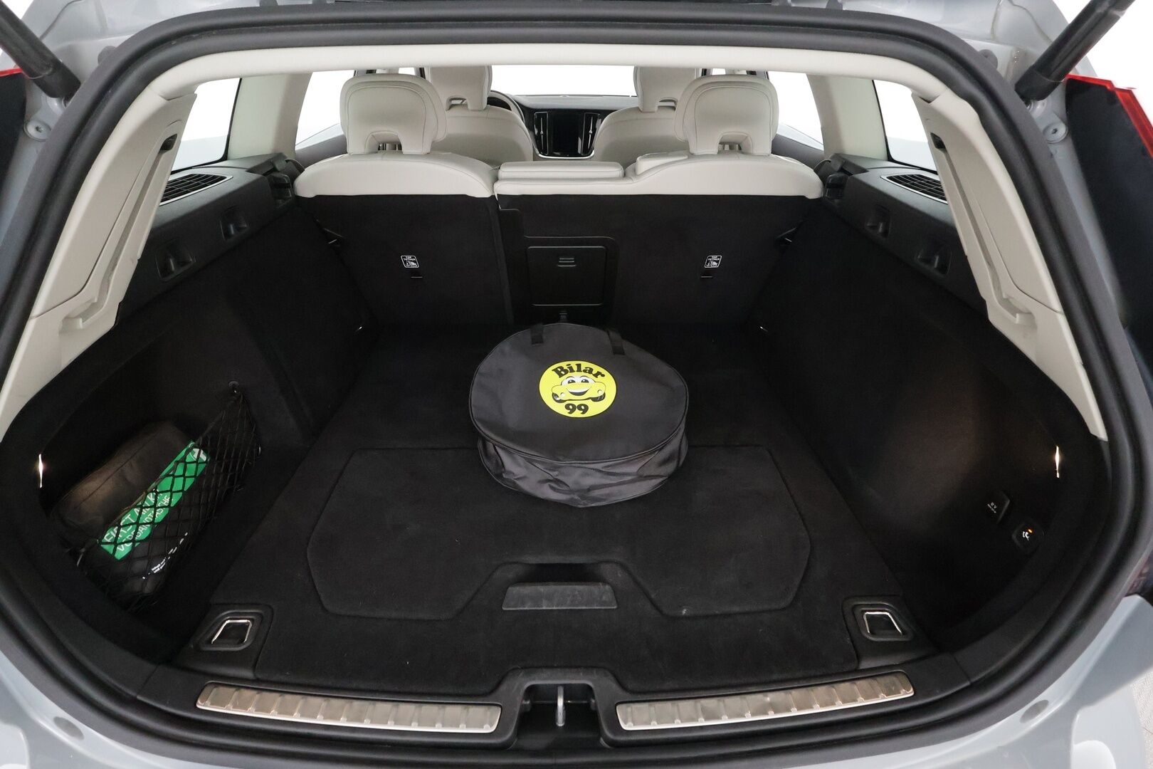 Volvo V60 2024 T8 AWD Long Range High Performance Plus Dark aut - | ACC | Koukku | Sporttinahat muistilla | P.kamera | Full-LED Active | Lämm. tuulilasi | Pilot Assist | Lämm. ratti | Keyless | 1-om suomiauto |