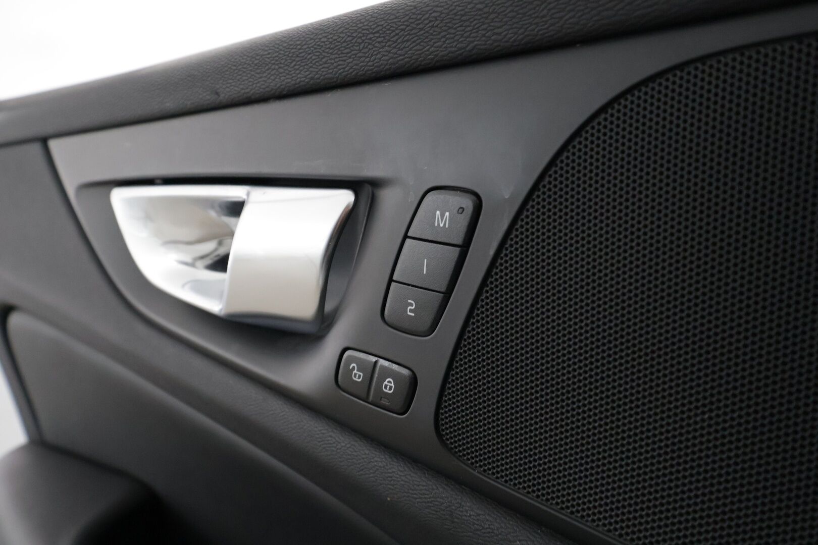 Volvo V60 2024 T8 AWD Long Range High Performance Plus Dark aut - | ACC | Koukku | High Performance LED | Full-LED | Muistipenkit | P.Kamera | Sporttinahat | 1.Om Suomi-auto | Kahdet Renkaat | Merkkihuollettu |