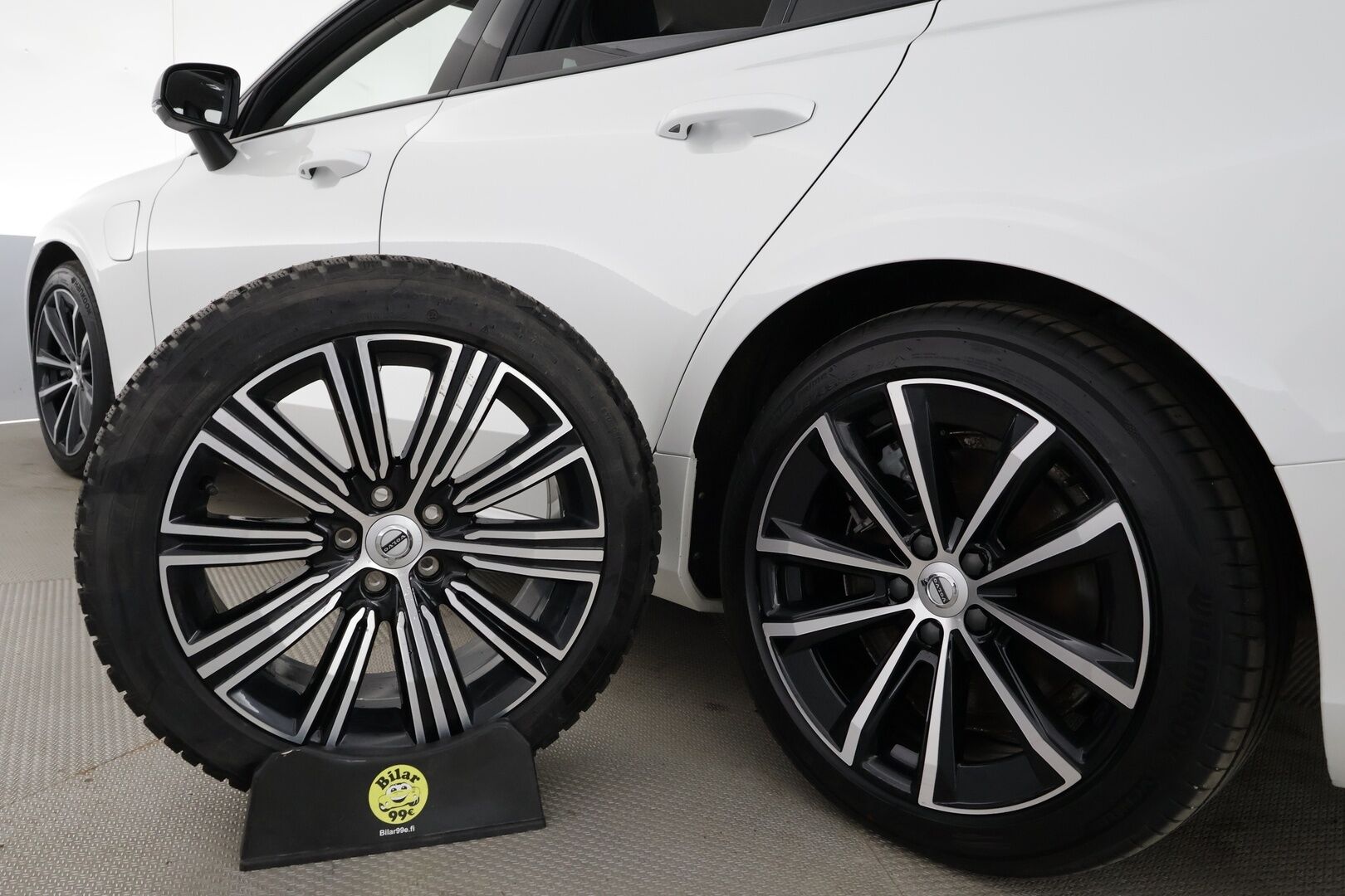 Volvo V60 2024 T8 AWD Long Range High Performance Plus Dark aut - | ACC | Koukku | High Performance LED | Full-LED | Muistipenkit | P.Kamera | Sporttinahat | 1.Om Suomi-auto | Kahdet Renkaat | Merkkihuollettu |