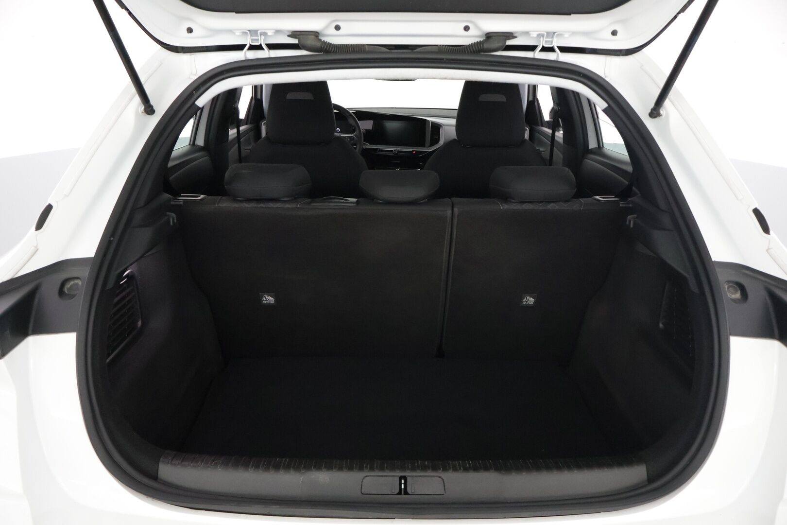 Opel Mokka-e 2023 Comfort 136 automaatti - 1-om. Suomi-auto / Vakkari / P-kamera / Kaistavahti / LED-valot / 2x renkaat / Ratinlämmitin / Aut. Ilmastointi