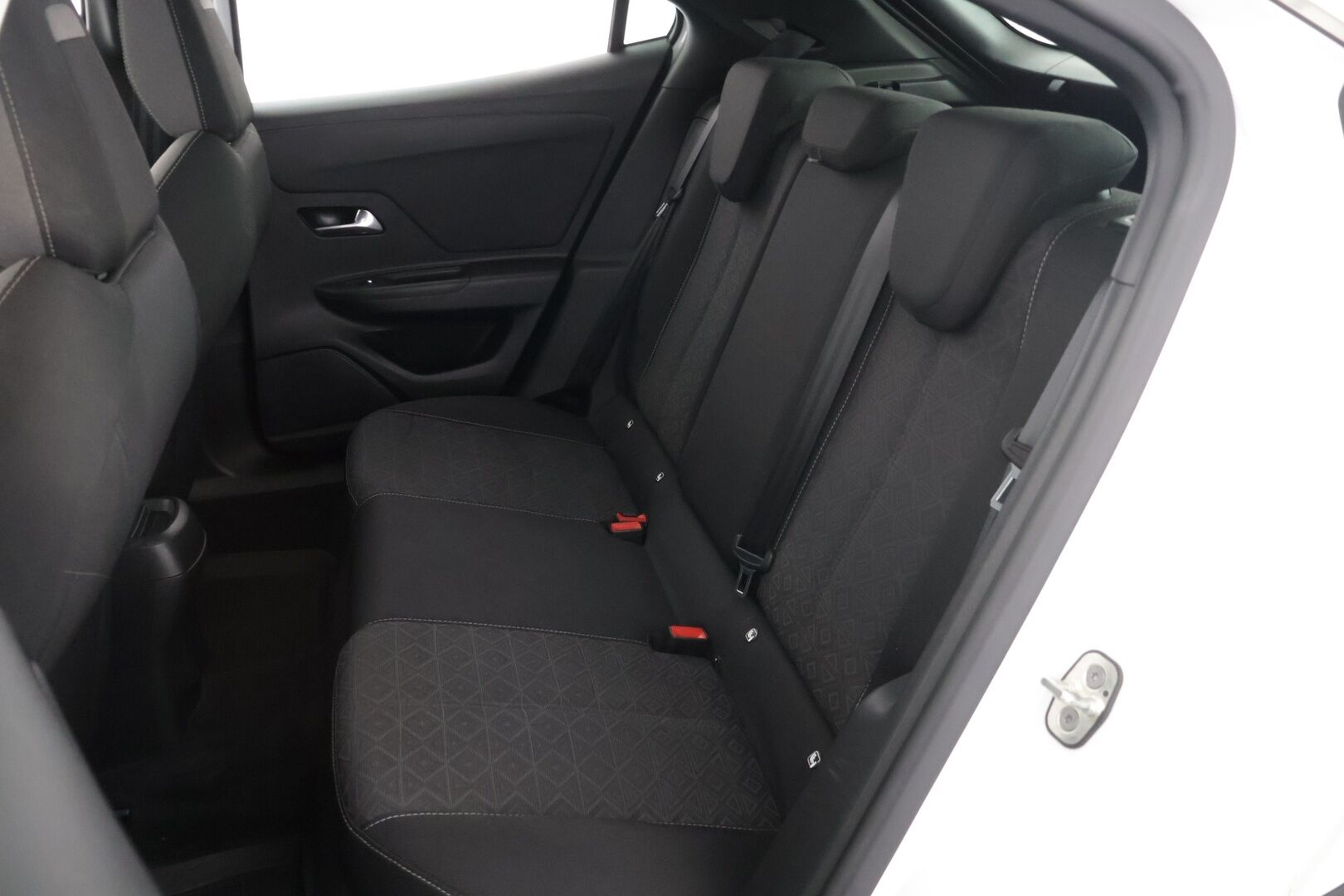 Opel Mokka-e 2023 Comfort 136 automaatti - 1-om. Suomi-auto / Vakkari / P-kamera / Kaistavahti / LED-valot / 2x renkaat / Ratinlämmitin / Aut. Ilmastointi