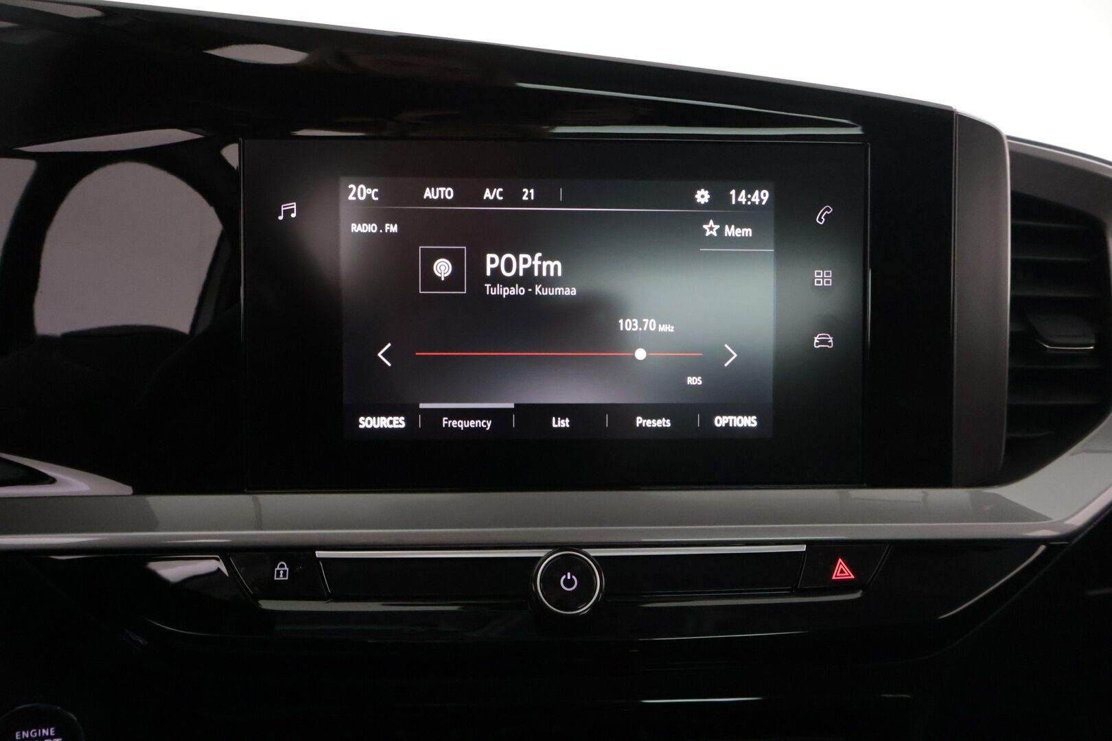Opel Mokka-e 2023 Comfort 136 automaatti - 1-om. Suomi-auto / Vakkari / P-kamera / Kaistavahti / LED-valot / 2x renkaat / Ratinlämmitin / Aut. Ilmastointi