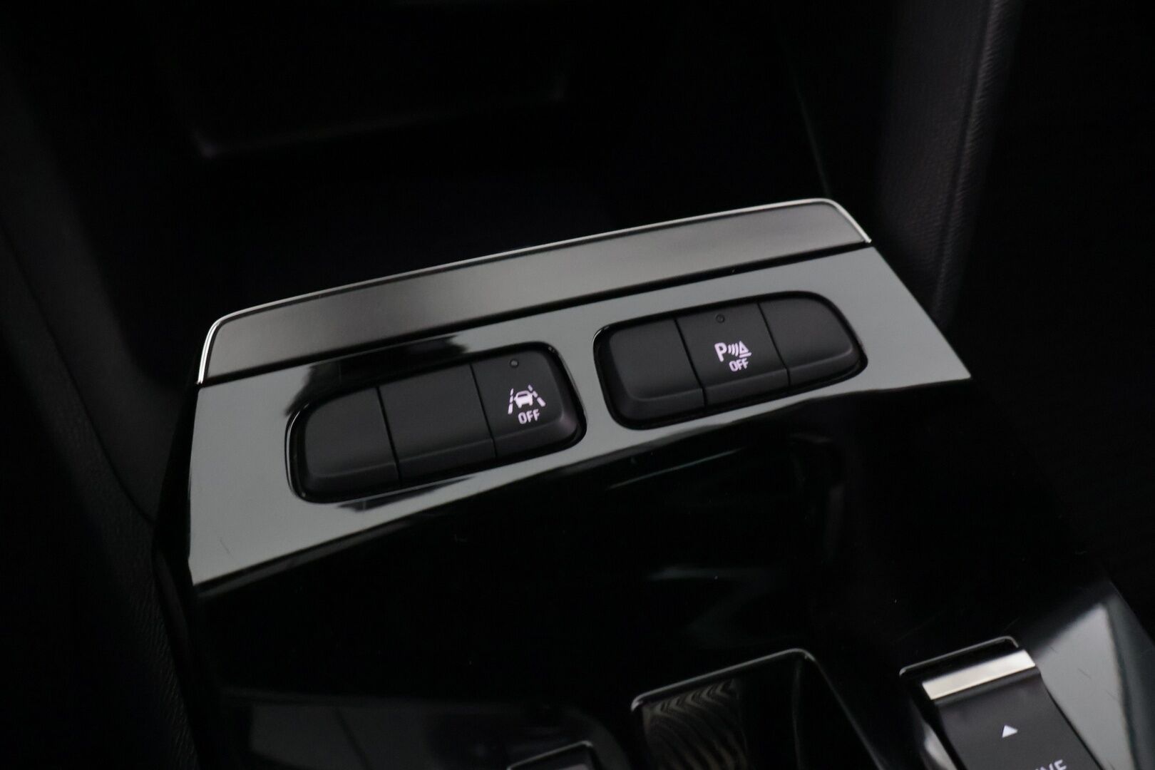 Opel Mokka-e 2023 Comfort 136 automaatti - 1-om. Suomi-auto / Vakkari / P-kamera / Kaistavahti / LED-valot / 2x renkaat / Ratinlämmitin / Aut. Ilmastointi
