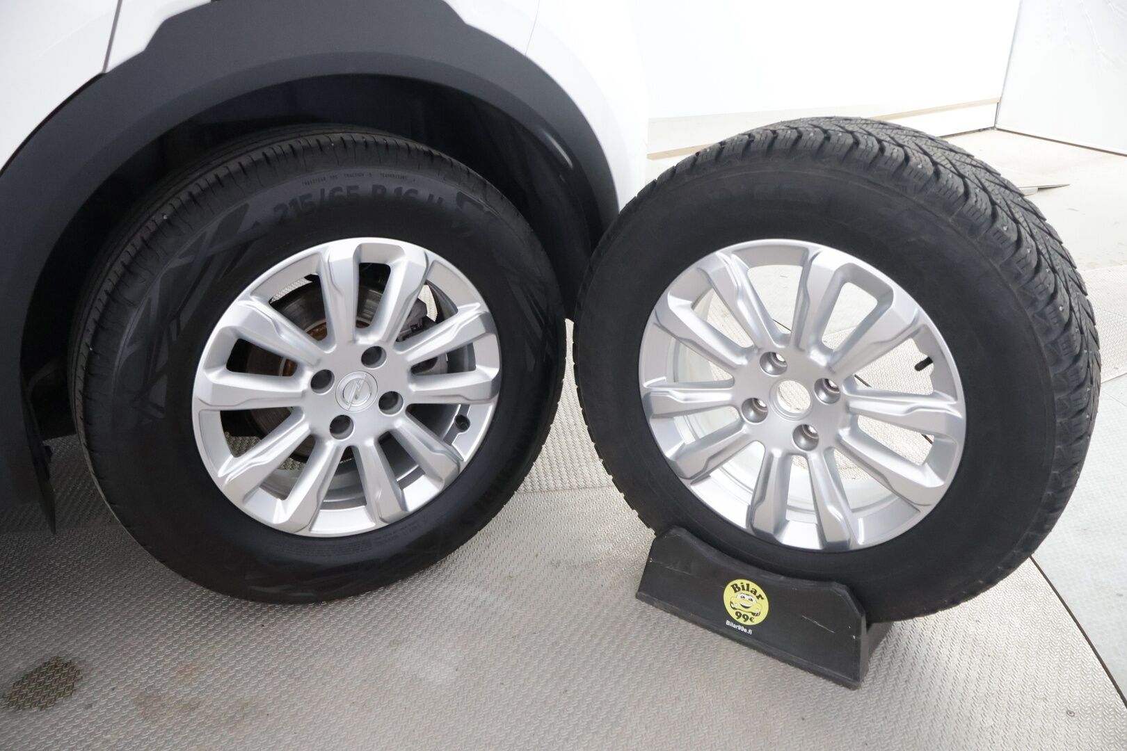 Opel Mokka-e 2023 Comfort 136 automaatti - 1-om. Suomi-auto / Vakkari / P-kamera / Kaistavahti / LED-valot / 2x renkaat / Ratinlämmitin / Aut. Ilmastointi