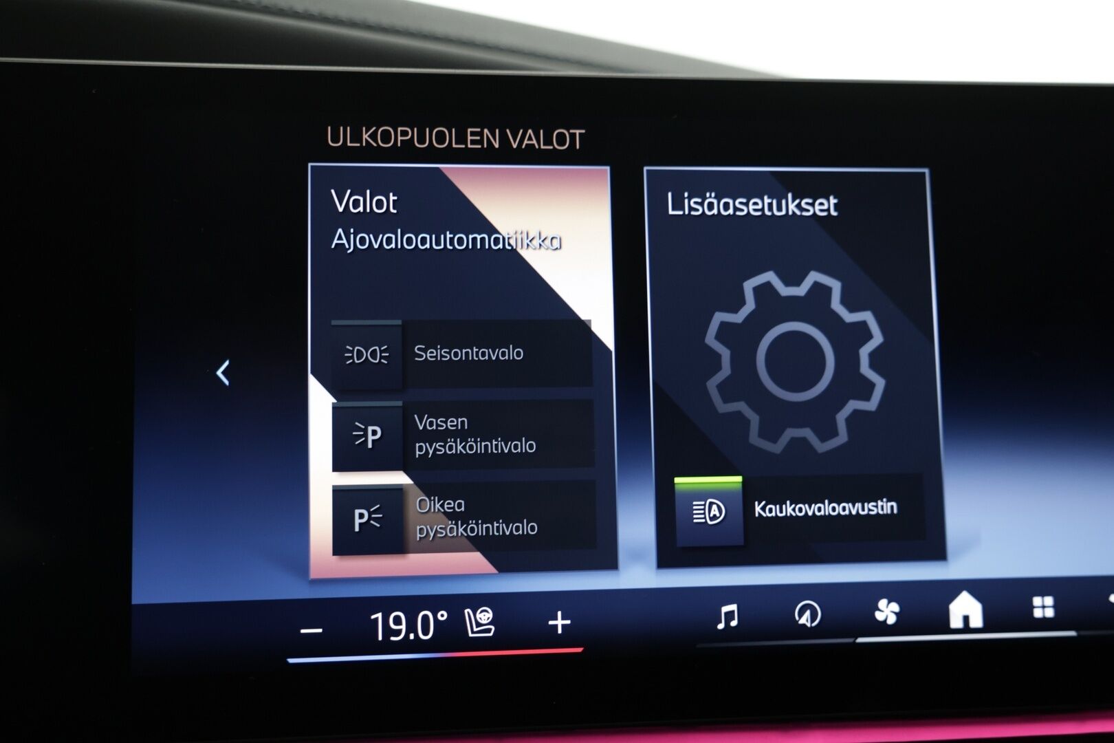 BMW i7 2023 G70 xDrive 60 M-Sport - | Executive & Connoisseur paketit | B&W Diamond | Ilmastoidut ja lämmitettävät nahkapenkit |