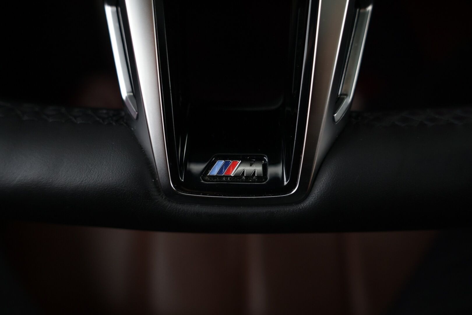 BMW i7 2023 G70 xDrive 60 M-Sport - | Executive & Connoisseur paketit | B&W Diamond | Ilmastoidut ja lämmitettävät nahkapenkit |