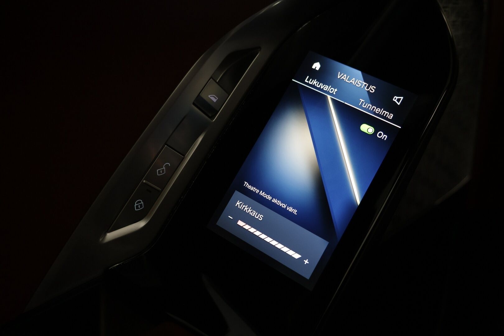 BMW i7 2023 G70 xDrive 60 M-Sport - | Executive & Connoisseur paketit | B&W Diamond | Ilmastoidut ja lämmitettävät nahkapenkit |