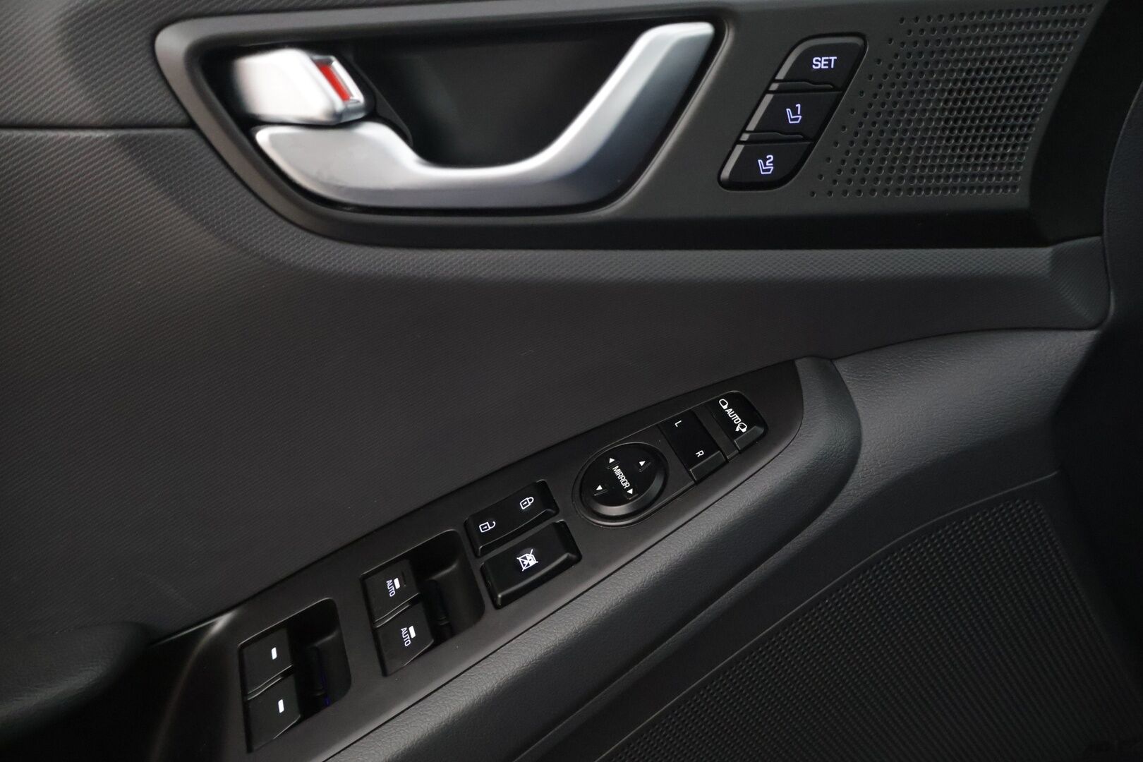 HYUNDAI IONIQ ELECTRIC 2019 28kWh Premium Plus - * Adapt.Vakkari / Blis / P-Kamera / Ilmastoidut etuistuimet / Lane assist *
