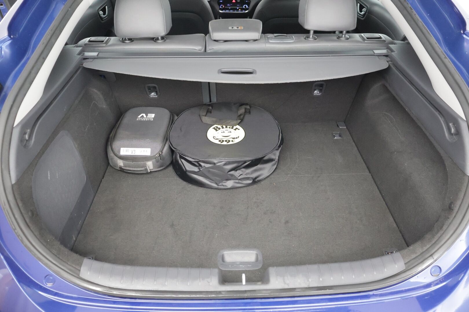 HYUNDAI IONIQ ELECTRIC 2019 28kWh Premium Plus - * Adapt.Vakkari / Blis / P-Kamera / Ilmastoidut etuistuimet / Lane assist *