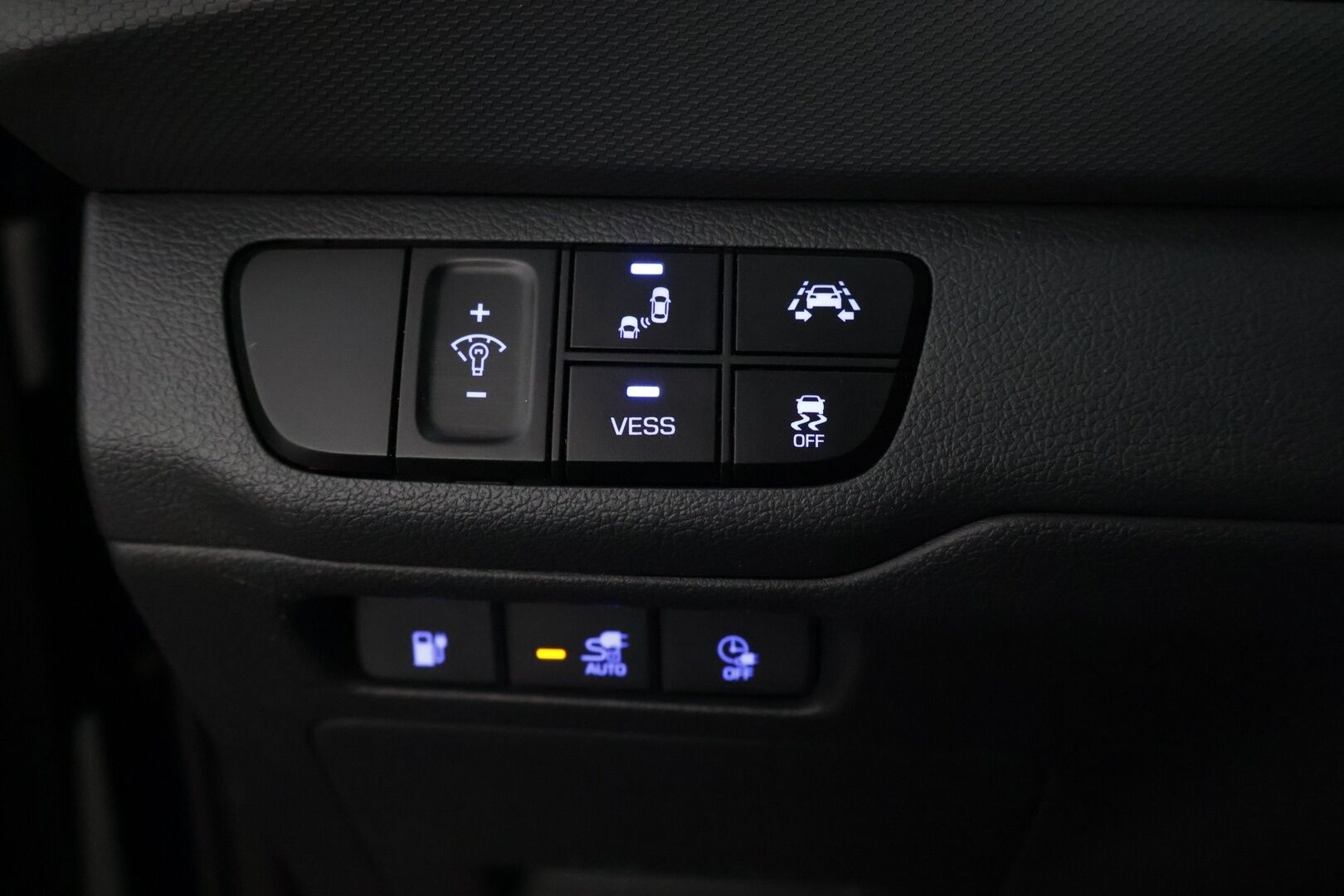HYUNDAI IONIQ ELECTRIC 2019 28kWh Premium Plus - * Adapt.Vakkari / Blis / P-Kamera / Ilmastoidut etuistuimet / Lane assist *