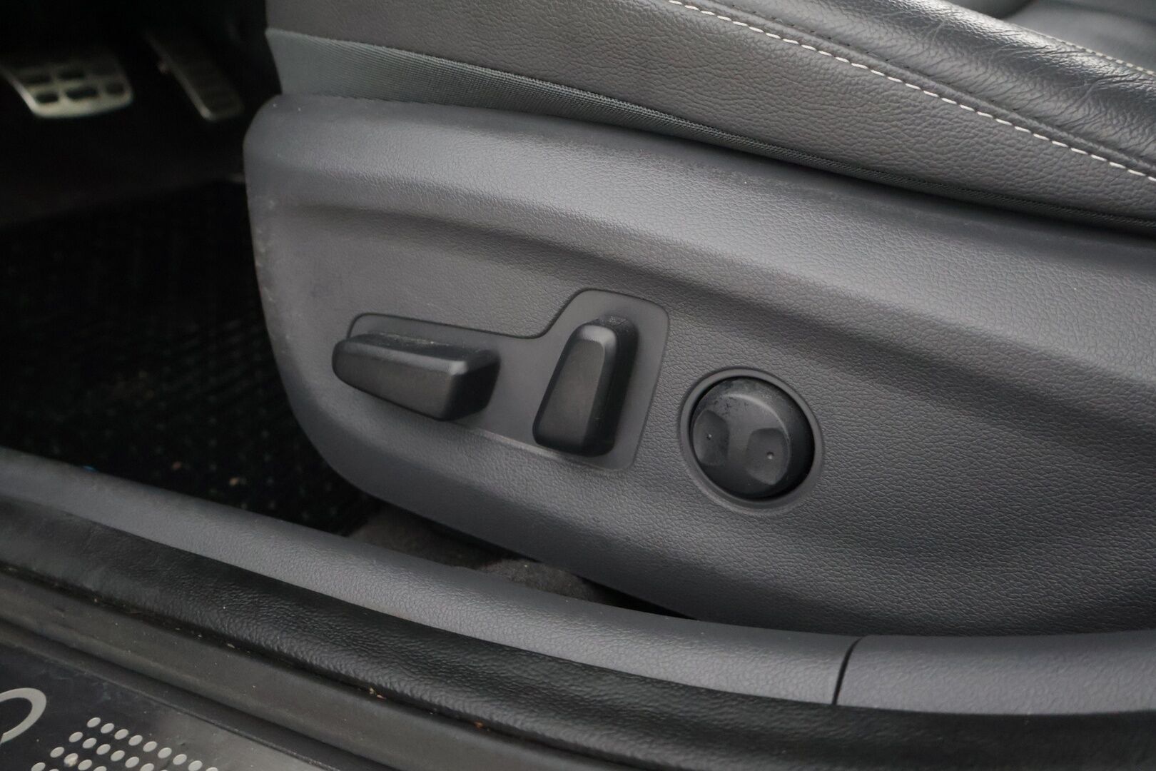 HYUNDAI IONIQ ELECTRIC 2019 28kWh Premium Plus - * Adapt.Vakkari / Blis / P-Kamera / Ilmastoidut etuistuimet / Lane assist *