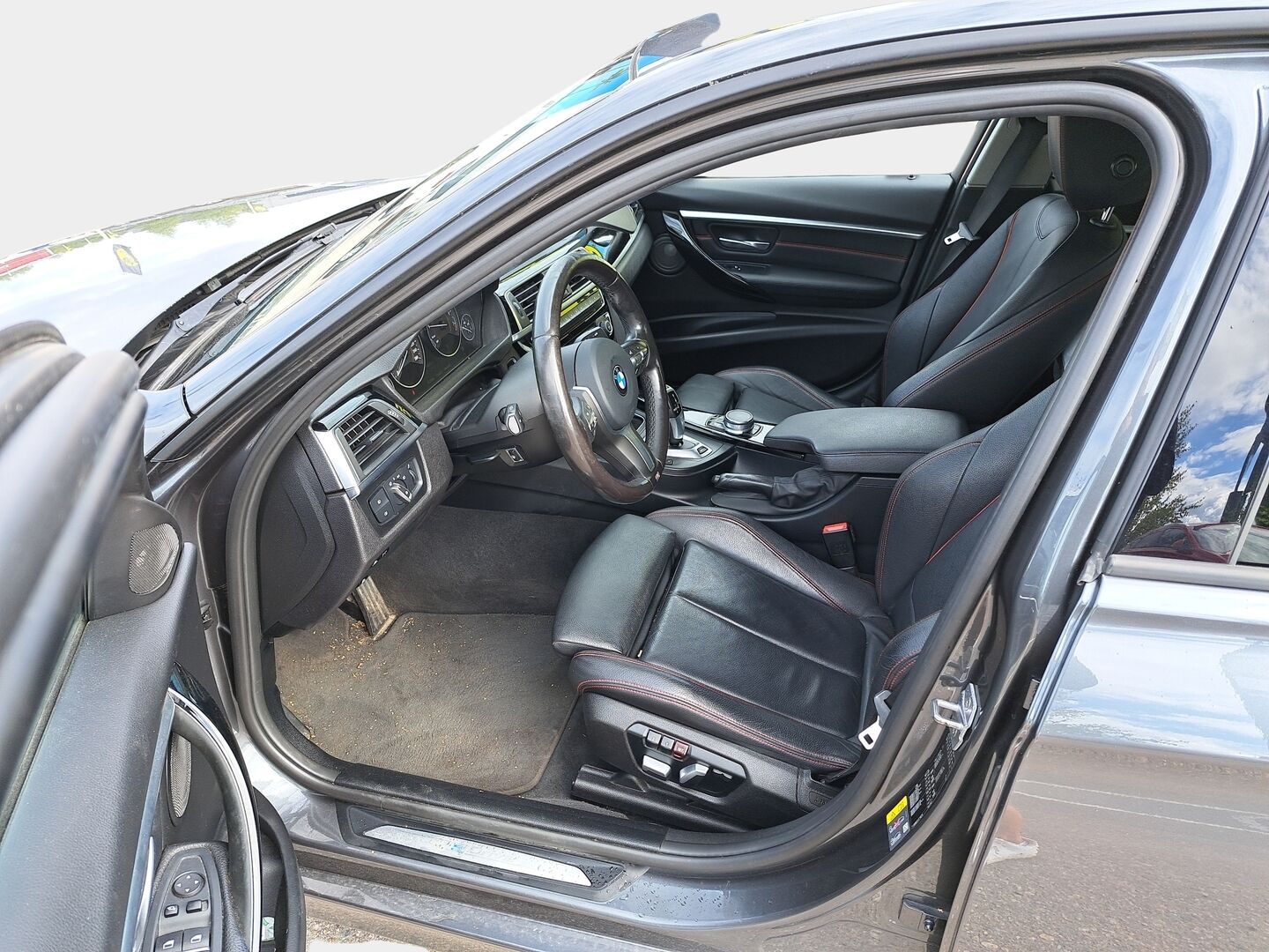 BMW 330 2017 F30 Sedan 330e A Business Exclusive Edition Sport - Lisälämmitin / Adapt.Vakkari / HUD / Harman&Kardon / Kattoluukku / Peruutuskamera / Driving Assistant / Nahkasisusta / Muistipenkki / Supervarusteet!