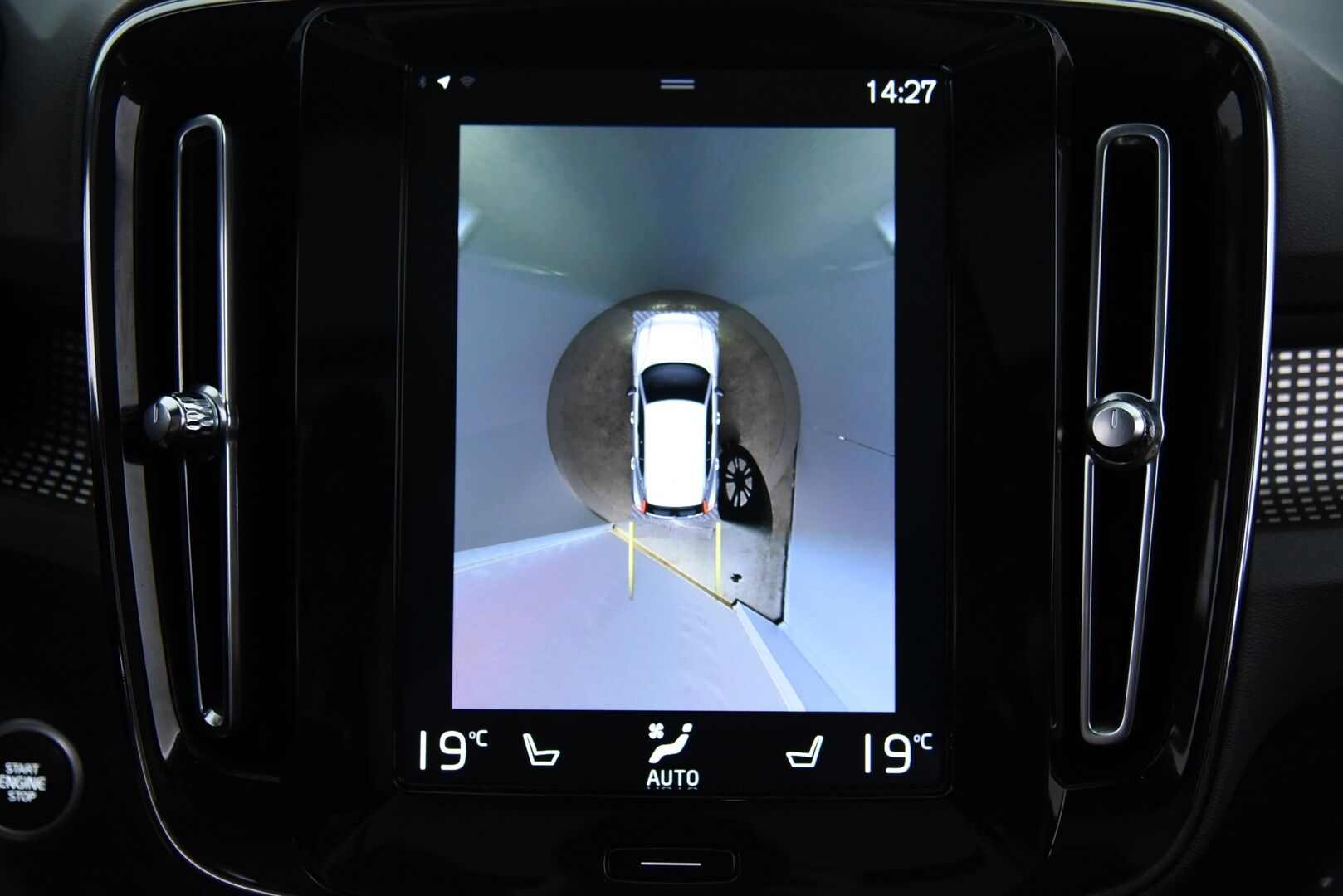 Volvo XC40 2020 T5 TwE Recharge R-Design / Pilot assist / Webasto / BLIS / Vetokoukku / Apple&Android - H&K / 360° / Muistipenkki / Jakohihna vaihdettu 2025!