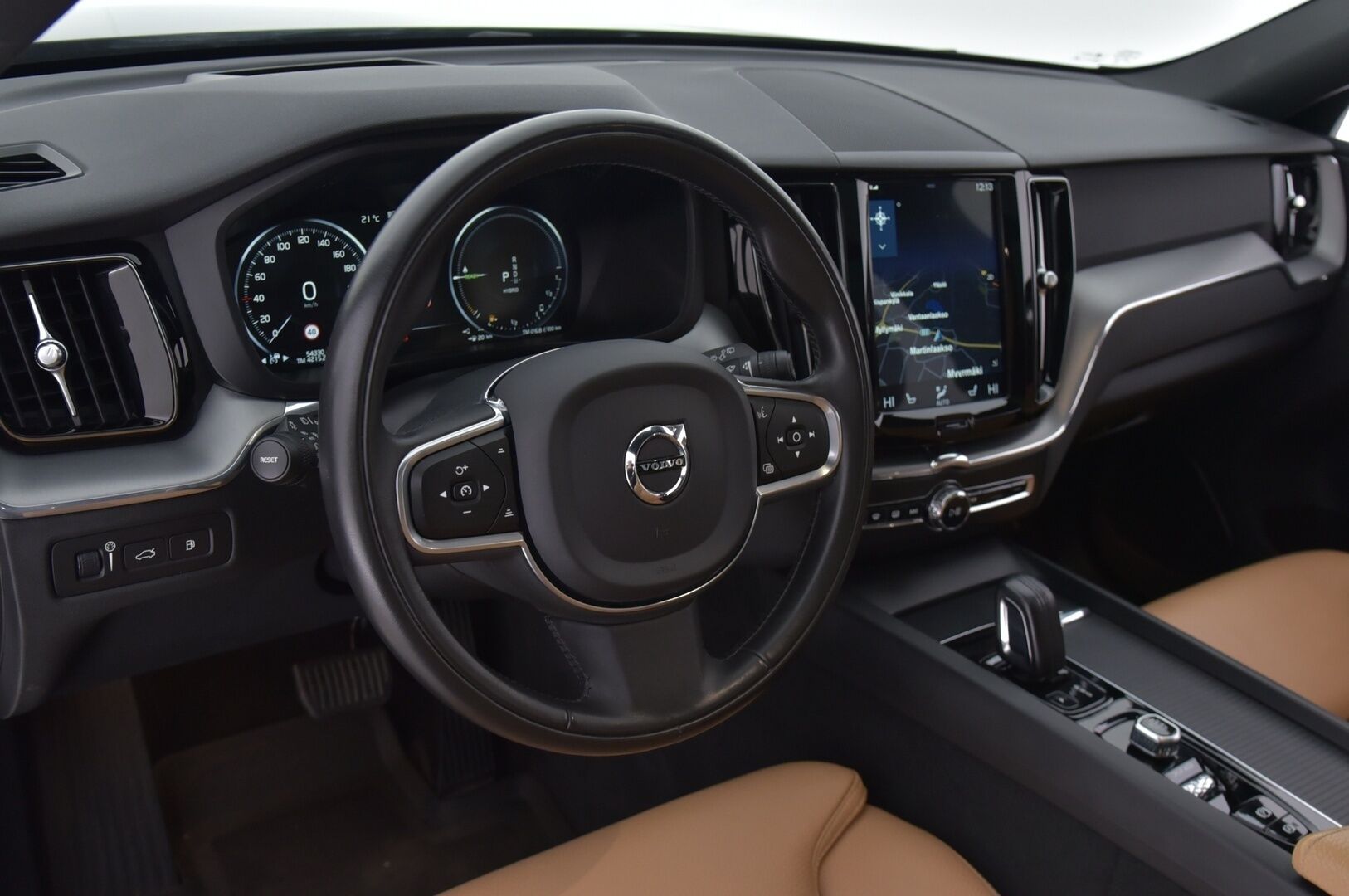 Volvo XC60 2020 T8 TwE AWD Momentum aut / Sport-nahat / HUD / 360 / BLIS / ACC & Pilot Assist - Vetokoukku / Muistipenkki / Panorama / Huippuvarusteltu! - HULLUT VÄLIPÄIVÄT KORKOTARJOUS 2,49%