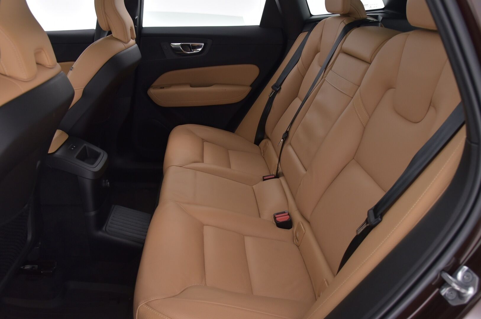 Volvo XC60 2020 T8 TwE AWD Momentum aut / Sport-nahat / HUD / 360 / BLIS / ACC & Pilot Assist - Vetokoukku / Muistipenkki / Panorama / Huippuvarusteltu! - HULLUT VÄLIPÄIVÄT KORKOTARJOUS 2,49%