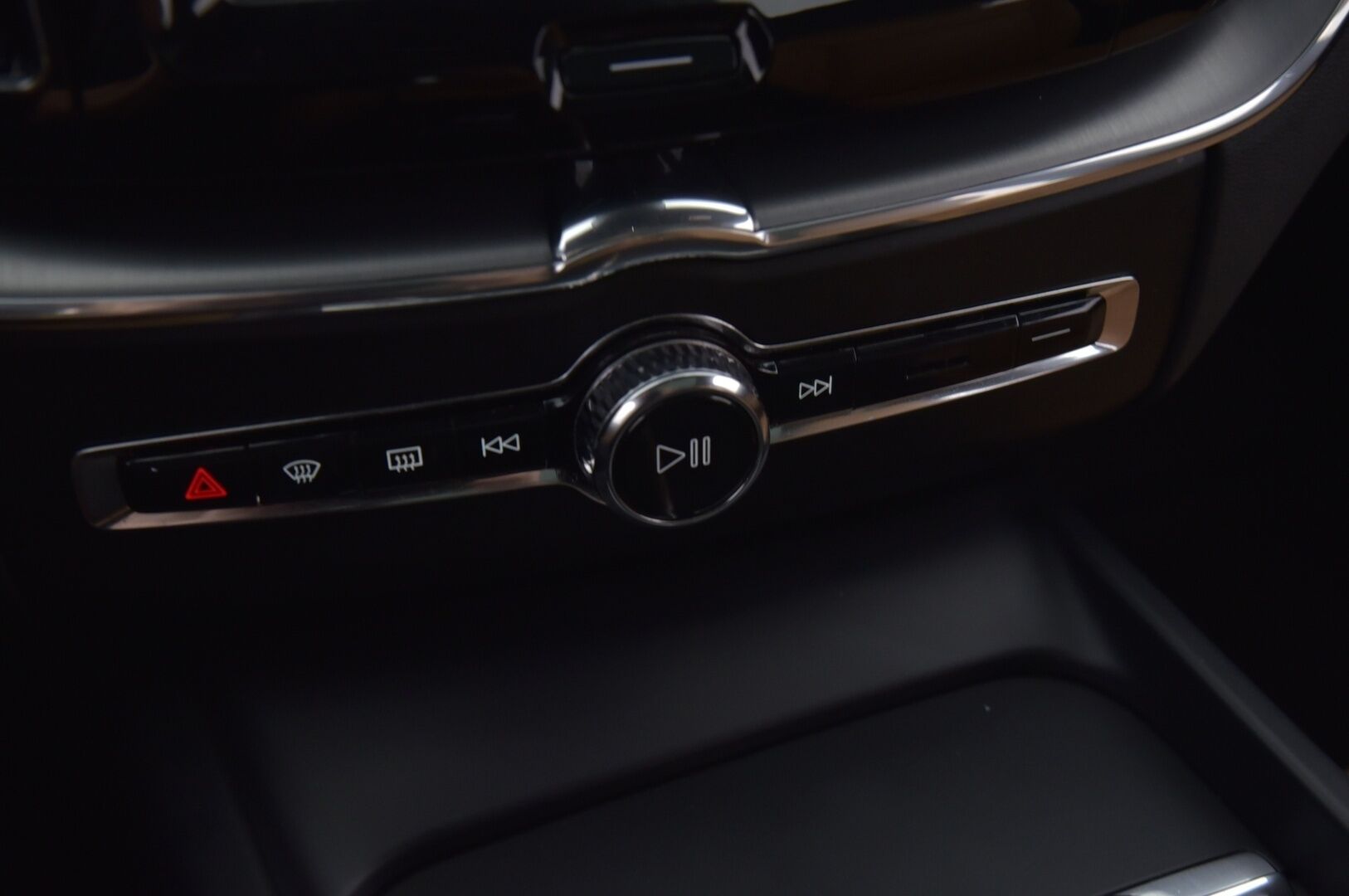 Volvo XC60 2020 T8 TwE AWD Momentum aut / Sport-nahat / HUD / 360 / BLIS / ACC & Pilot Assist - Vetokoukku / Muistipenkki / Panorama / Huippuvarusteltu! - HULLUT VÄLIPÄIVÄT KORKOTARJOUS 2,49%