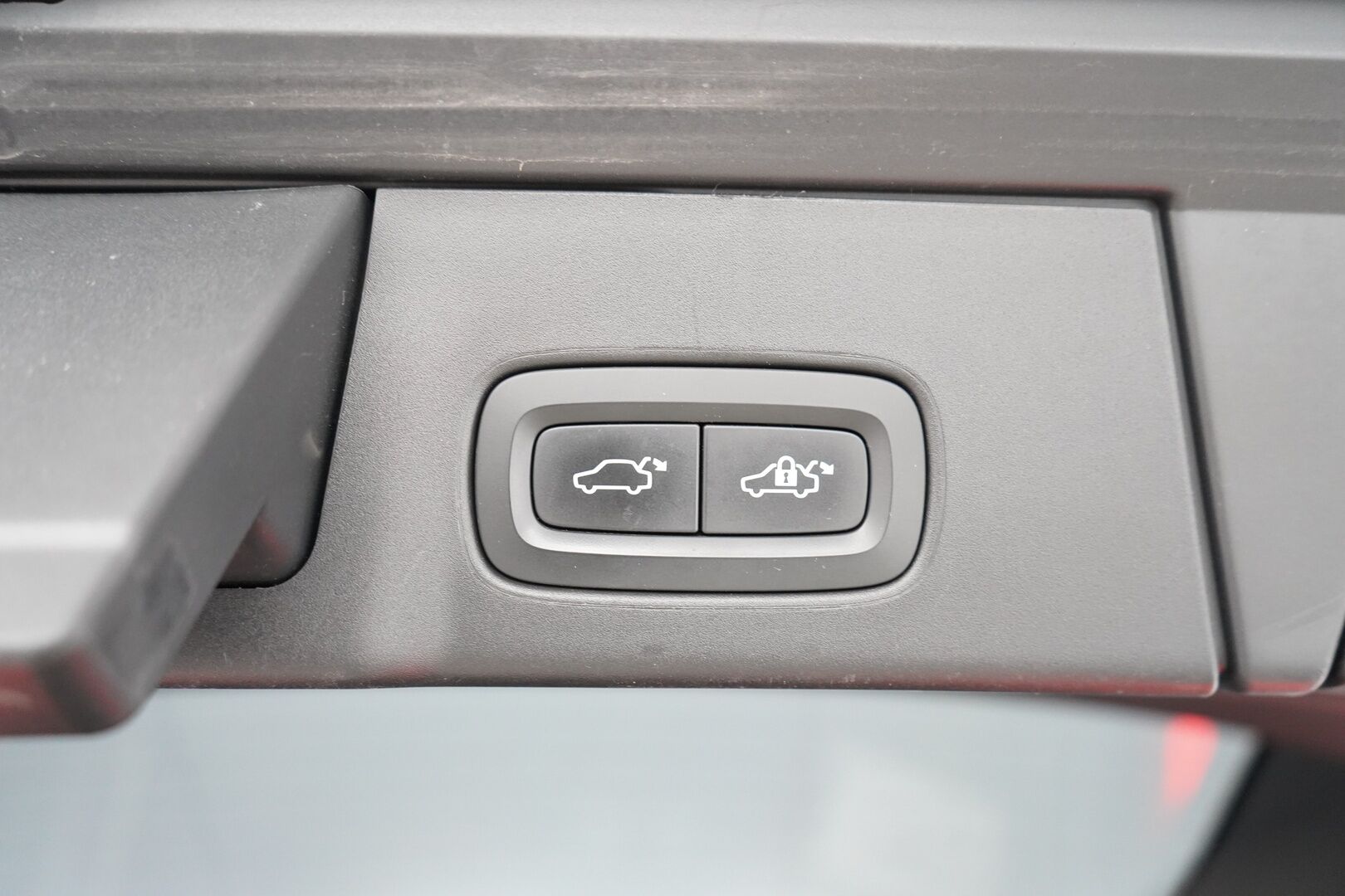 Volvo V90 2018 T8 AWD Momentum aut *Webasto / Adapt. vak / Koukku / Keyless / Sähkökontti* - Jakohihna vaihdettu / Merkkihuollettu / Viimeisin huolto 162tkm
