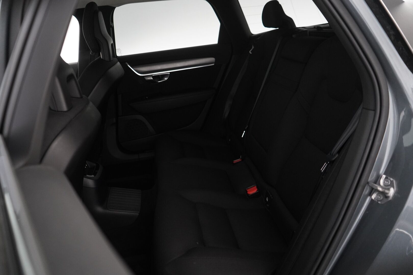 Volvo V90 2018 T8 AWD Momentum aut *Webasto / Adapt. vak / Koukku / Keyless / Sähkökontti* - Jakohihna vaihdettu / Merkkihuollettu / Viimeisin huolto 162tkm