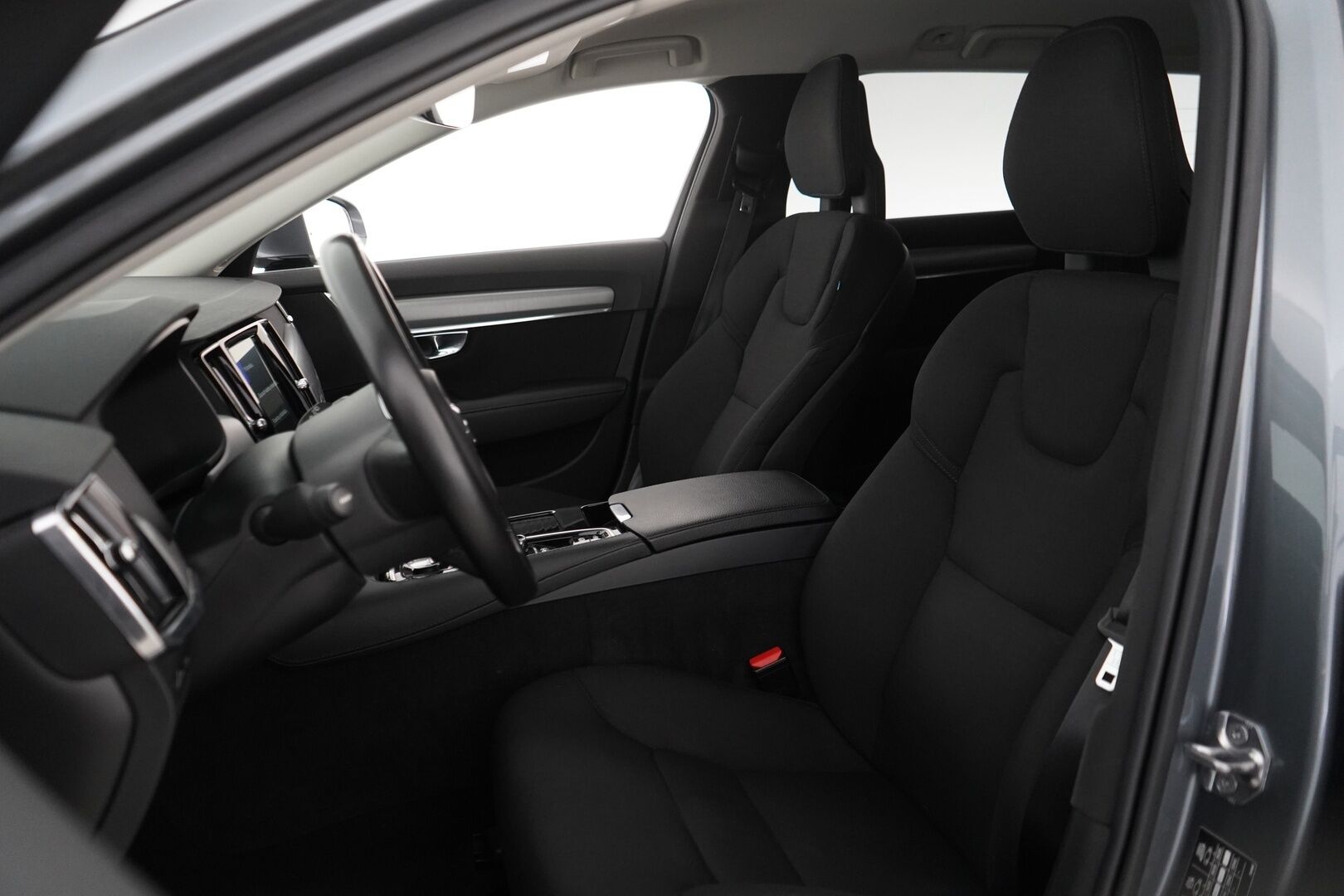 Volvo V90 2018 T8 AWD Momentum aut *Webasto / Adapt. vak / Koukku / Keyless / Sähkökontti* - Jakohihna vaihdettu / Merkkihuollettu / Viimeisin huolto 162tkm
