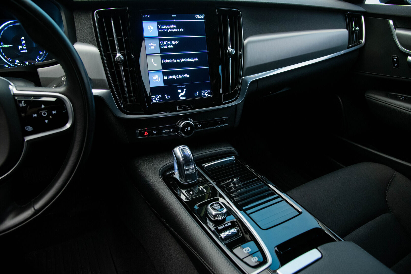 Volvo V90 2018 T8 AWD Momentum aut** Webasto / Adapt. vak / Koukku / Keyless / Sähk. takaluukku - Auto matkalla myymälään!