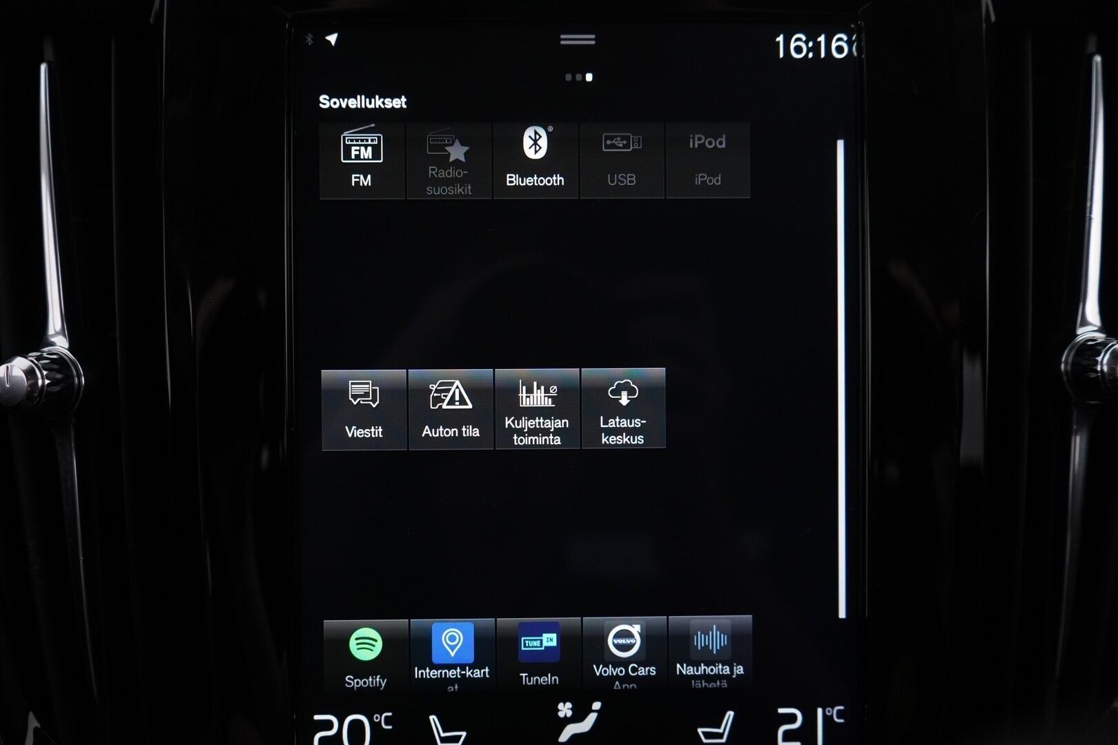 Volvo V90 2018 T8 AWD Momentum aut *Webasto / Adapt. vak / Koukku / Keyless / Sähkökontti* - Jakohihna vaihdettu / Merkkihuollettu / Viimeisin huolto 162tkm