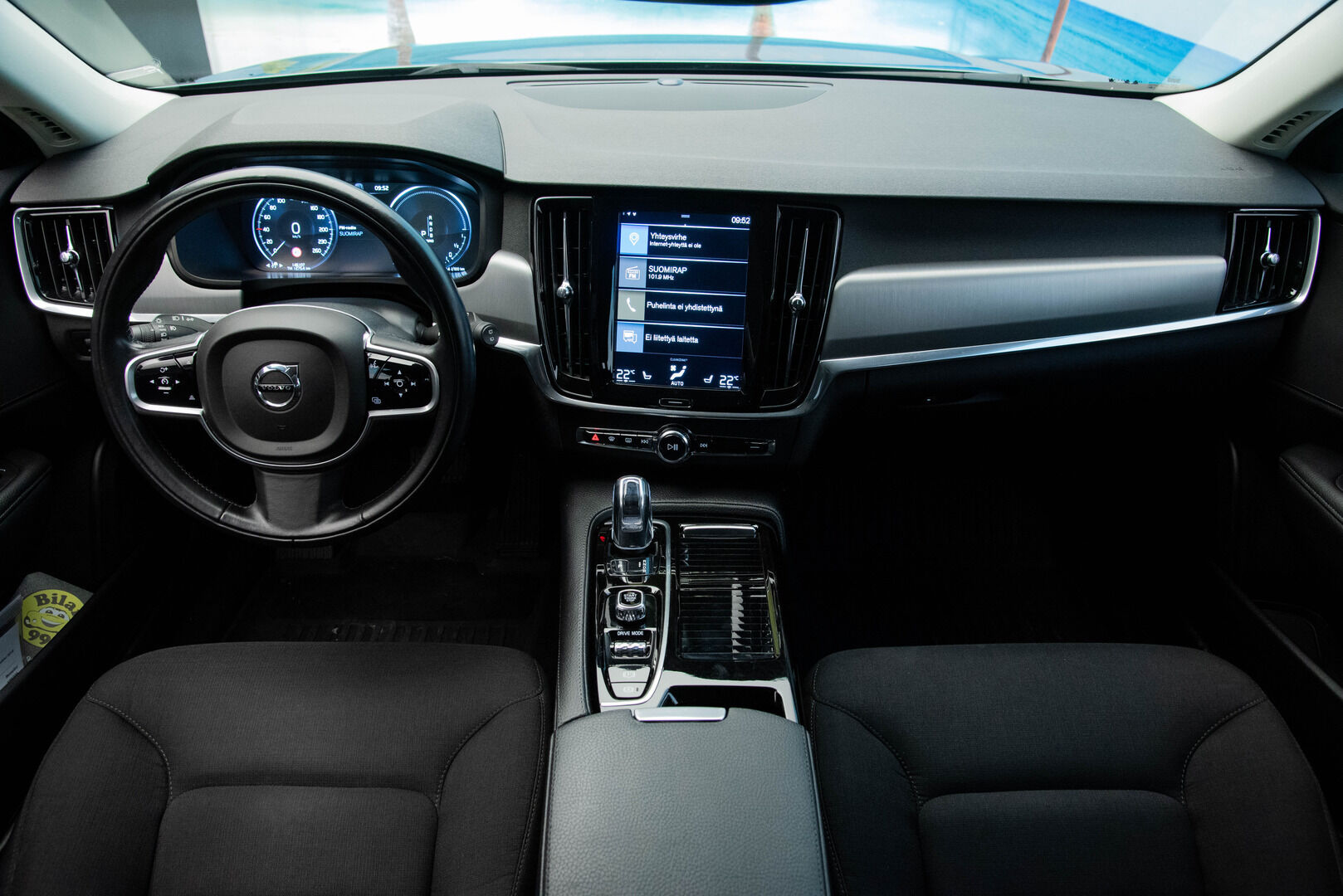 Volvo V90 2018 T8 AWD Momentum aut** Webasto / Adapt. vak / Koukku / Keyless / Sähk. takaluukku - Auto matkalla myymälään!