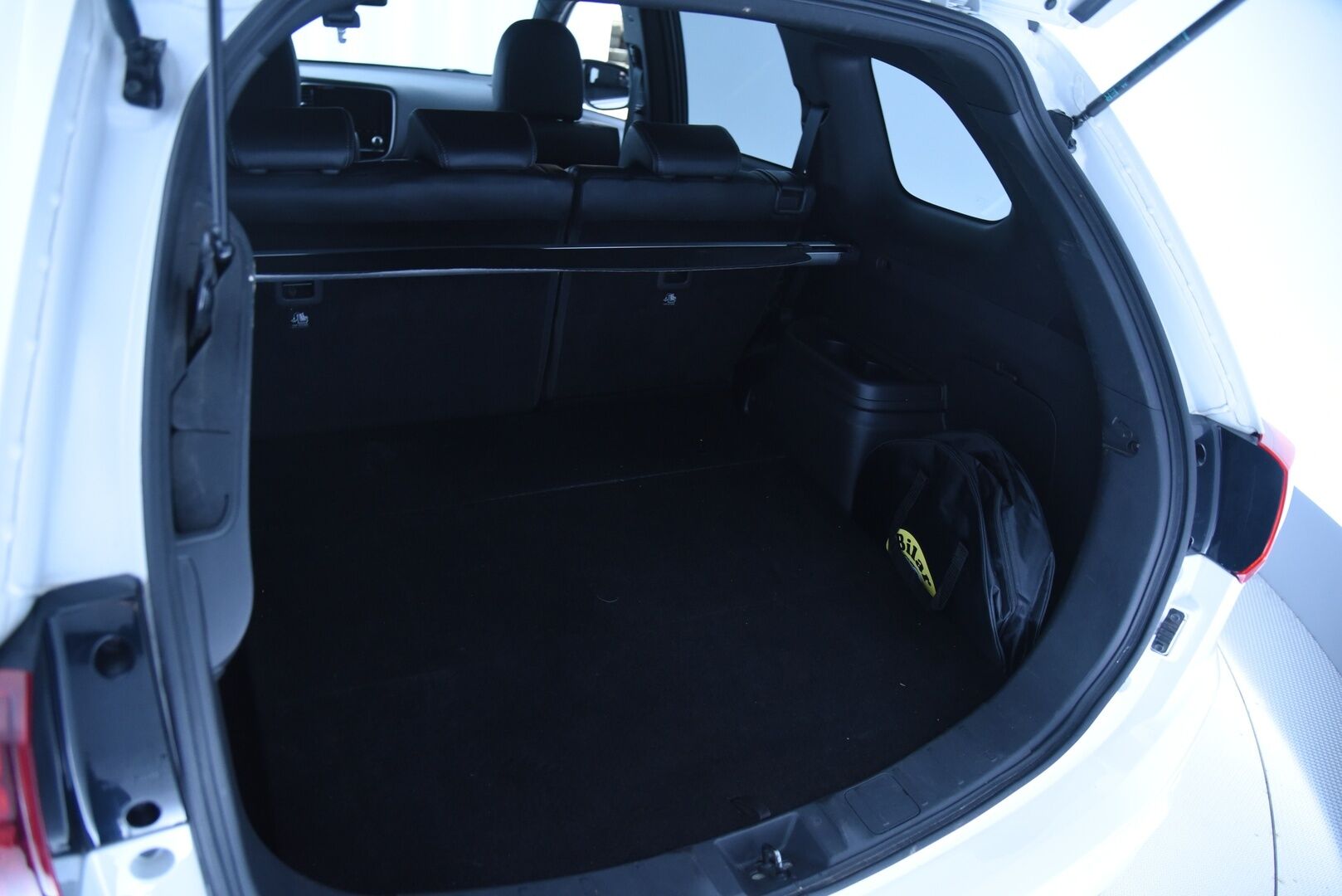 MITSUBISHI OUTLANDER PHEV 2021 Instyle Business X 4WD * ACC / 360-kamera / P.Kamera / Lisälämmitin / Lane assist / Ratinlämmitin * - HULLUT JOULUT KORKOTARJOUS 2,49% 