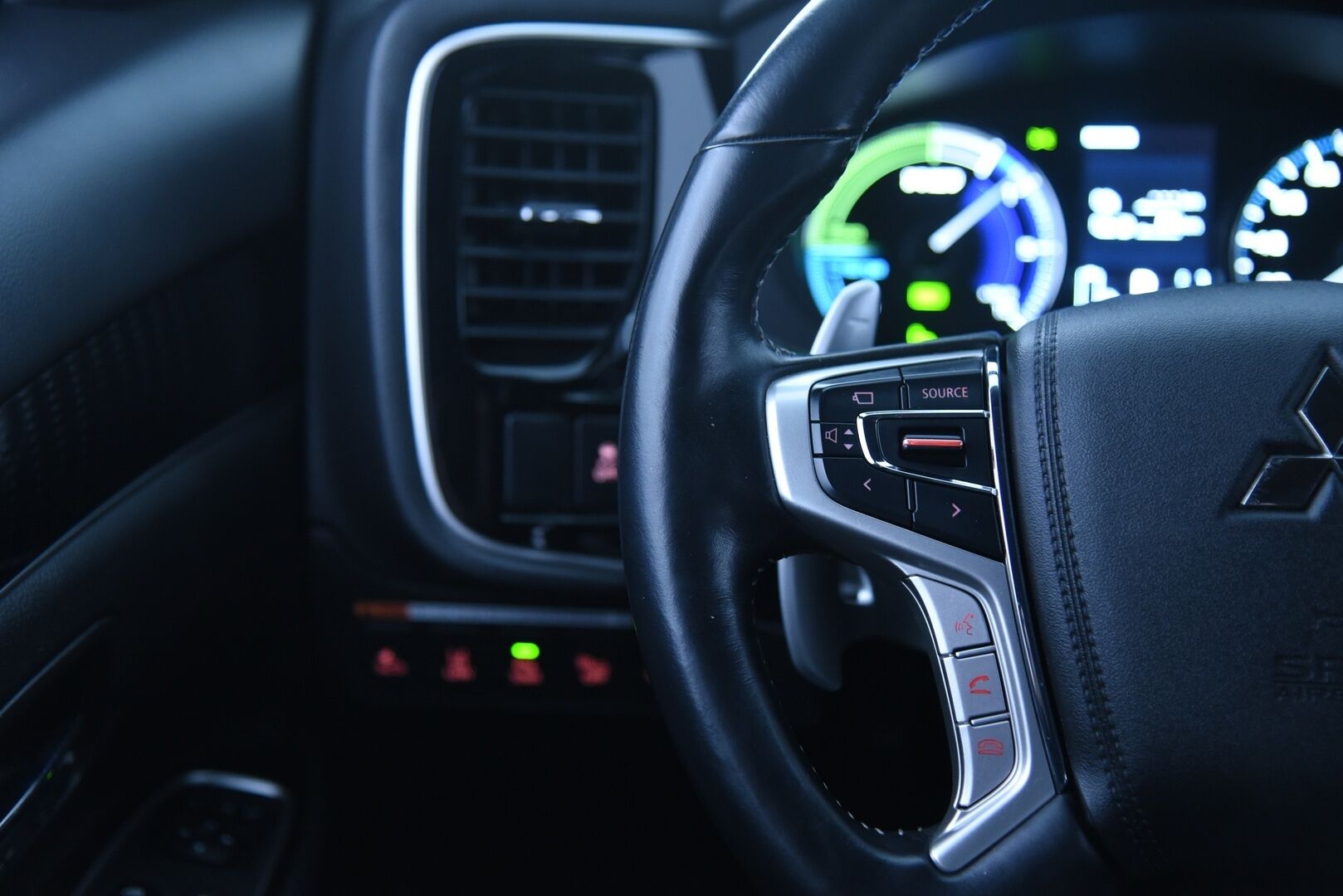 MITSUBISHI OUTLANDER PHEV 2021 Instyle Business X 4WD * ACC / 360-kamera / P.Kamera / Lisälämmitin / Lane assist / Ratinlämmitin * - HULLUT JOULUT KORKOTARJOUS 2,49% 