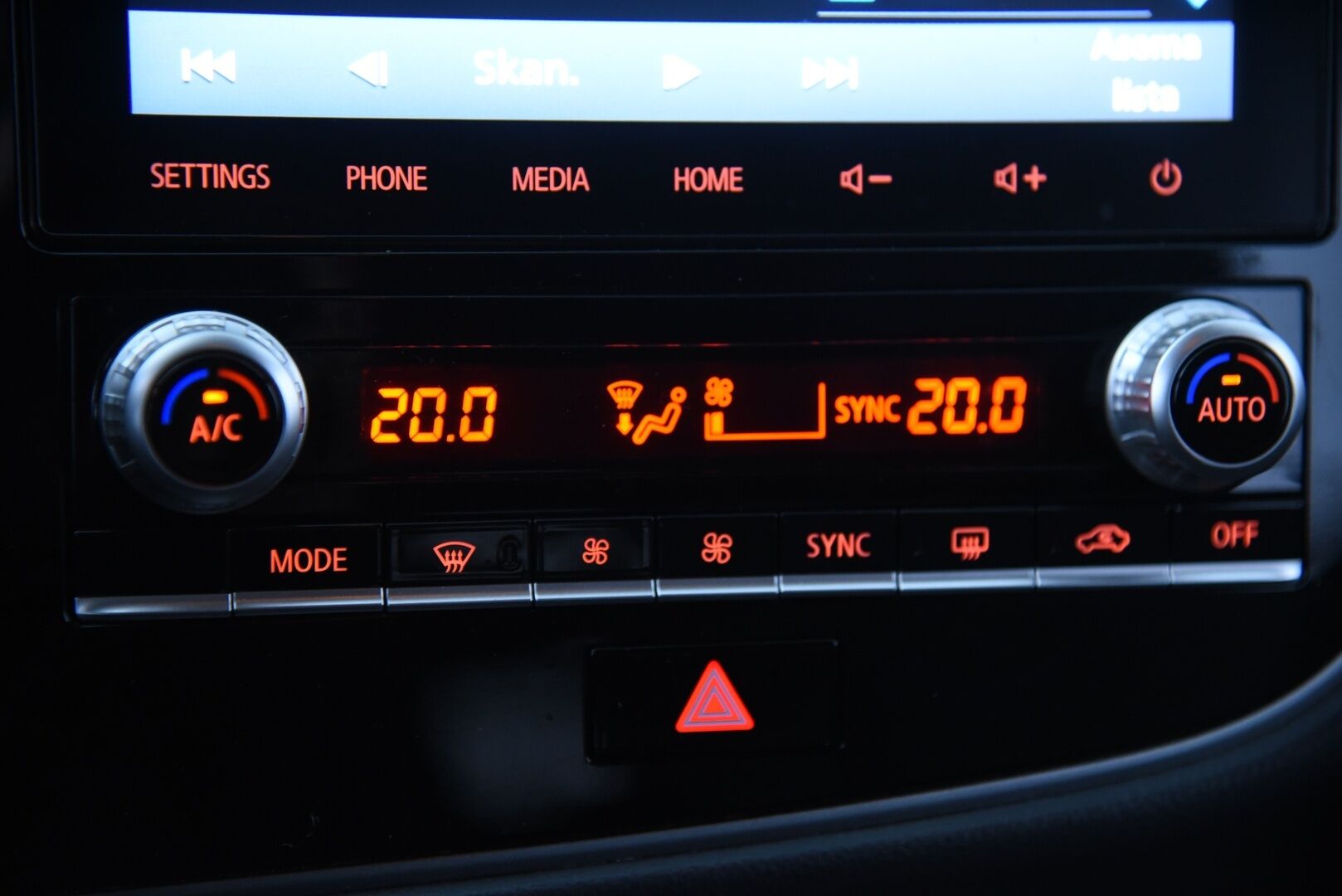 MITSUBISHI OUTLANDER PHEV 2021 Instyle Business X 4WD * ACC / 360-kamera / P.Kamera / Lisälämmitin / Lane assist / Ratinlämmitin * - HULLUT JOULUT KORKOTARJOUS 2,49% 