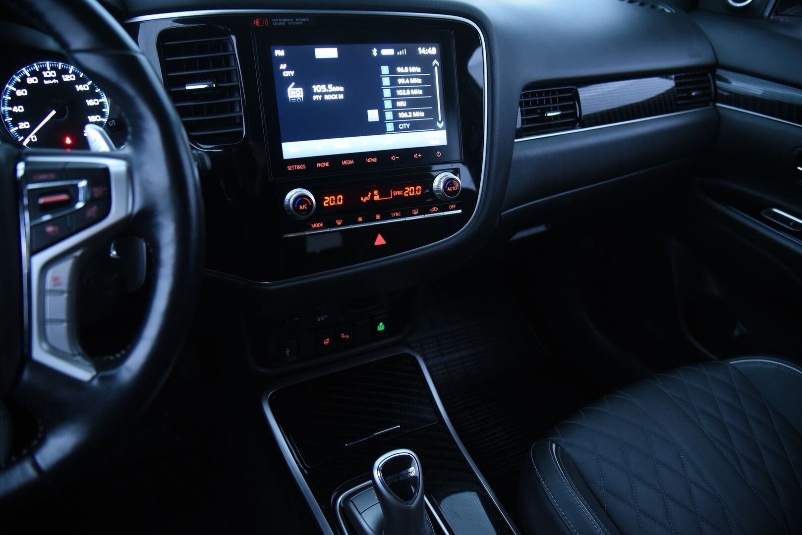 MITSUBISHI OUTLANDER PHEV 2021 Instyle Business X 4WD * ACC / 360-kamera / P.Kamera / Lisälämmitin / Lane assist / Ratinlämmitin * - HULLUT JOULUT KORKOTARJOUS 2,49% 