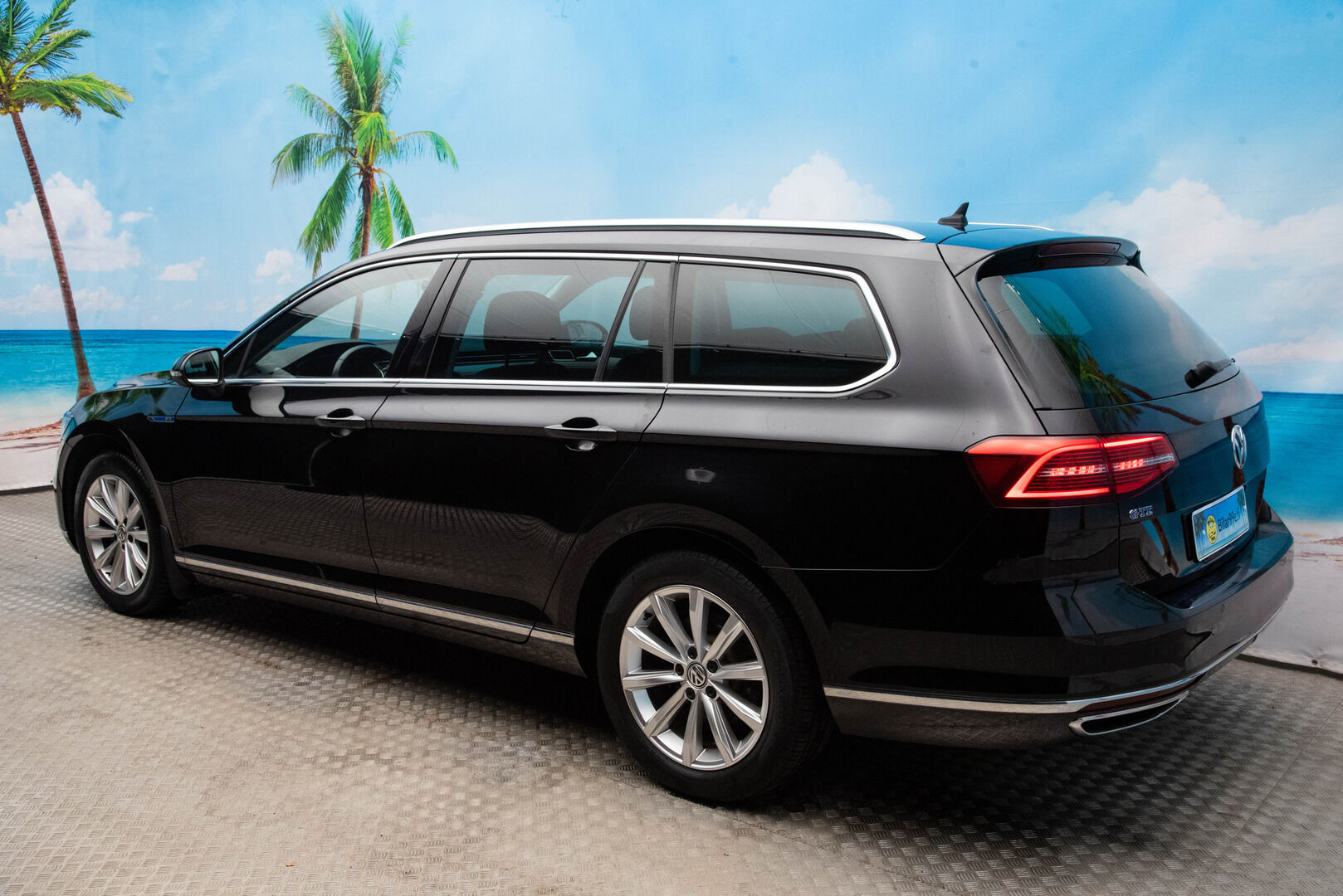 VOLKSWAGEN PASSAT 2018 Variant GTE Plug-In Hybrid 160 kW (218 hv) DSG-automaatti - | Adapt. Vak. | Digimitttaristo | Alletaittuva koukku | Navi | Webasto | Uudemman mallin näyttö! | Jakopää tehty! | 2x renkaat&vanteet |