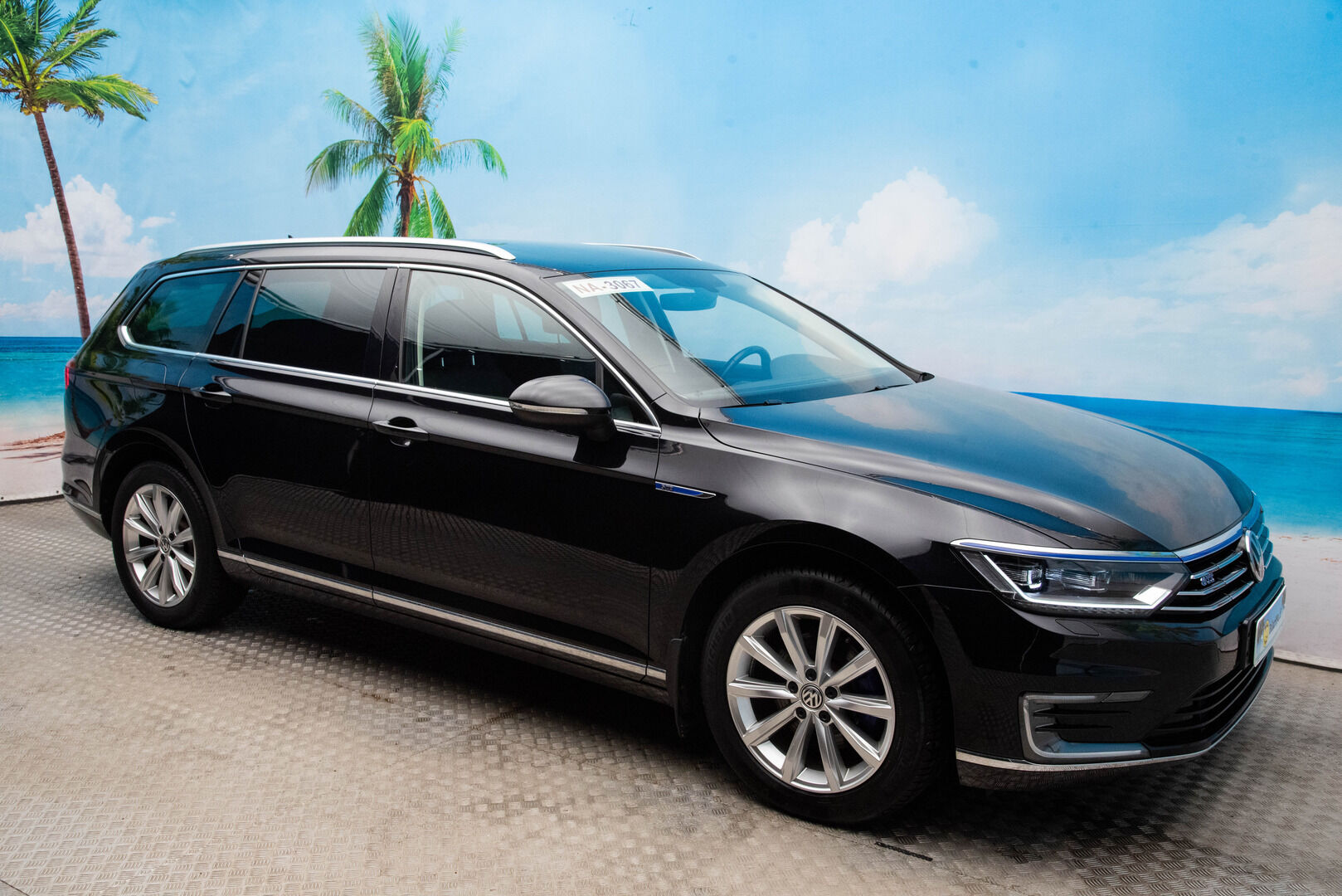 VOLKSWAGEN PASSAT 2018 Variant GTE Plug-In Hybrid 160 kW (218 hv) DSG-automaatti - | Adapt. Vak. | Digimitttaristo | Alletaittuva koukku | Navi | Webasto | Uudemman mallin näyttö! | Jakopää tehty! | 2x renkaat&vanteet |