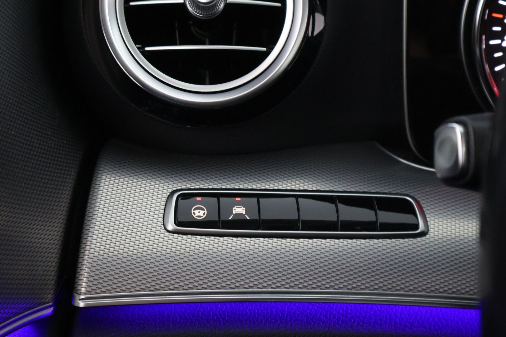 MERCEDES-BENZ E 2020 300 de A Business Avantgarde Edition EQ Power * Distronic+ / Peruutuskamera / Vetokoukku / Puolinahkasisusta / Sähköpenkit - 2x Renkaat alkuperäisvantein / Juuri tullut Tampereelle!