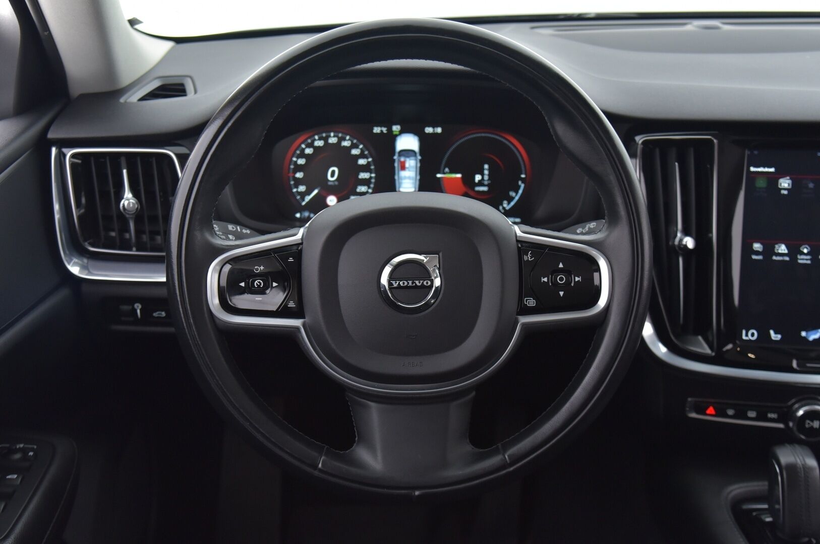 Volvo V60 2020 V60 T6 Twin Engine Farmari (AC) 5ov 1969cm3 A - AWD Momentum Advanced Edition aut | Adapt. vakkari | Webasto | VOC | AppleCarPlay | Kamera | Vetokoukku 